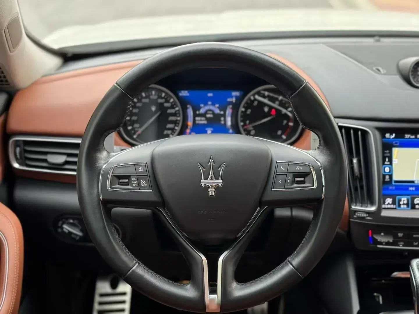 2019 MASERATI LEVANTE thumbnail 3