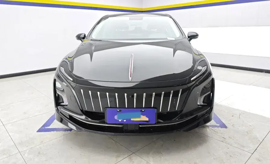 2023 HONGQI E-QM5 thumbnail 2