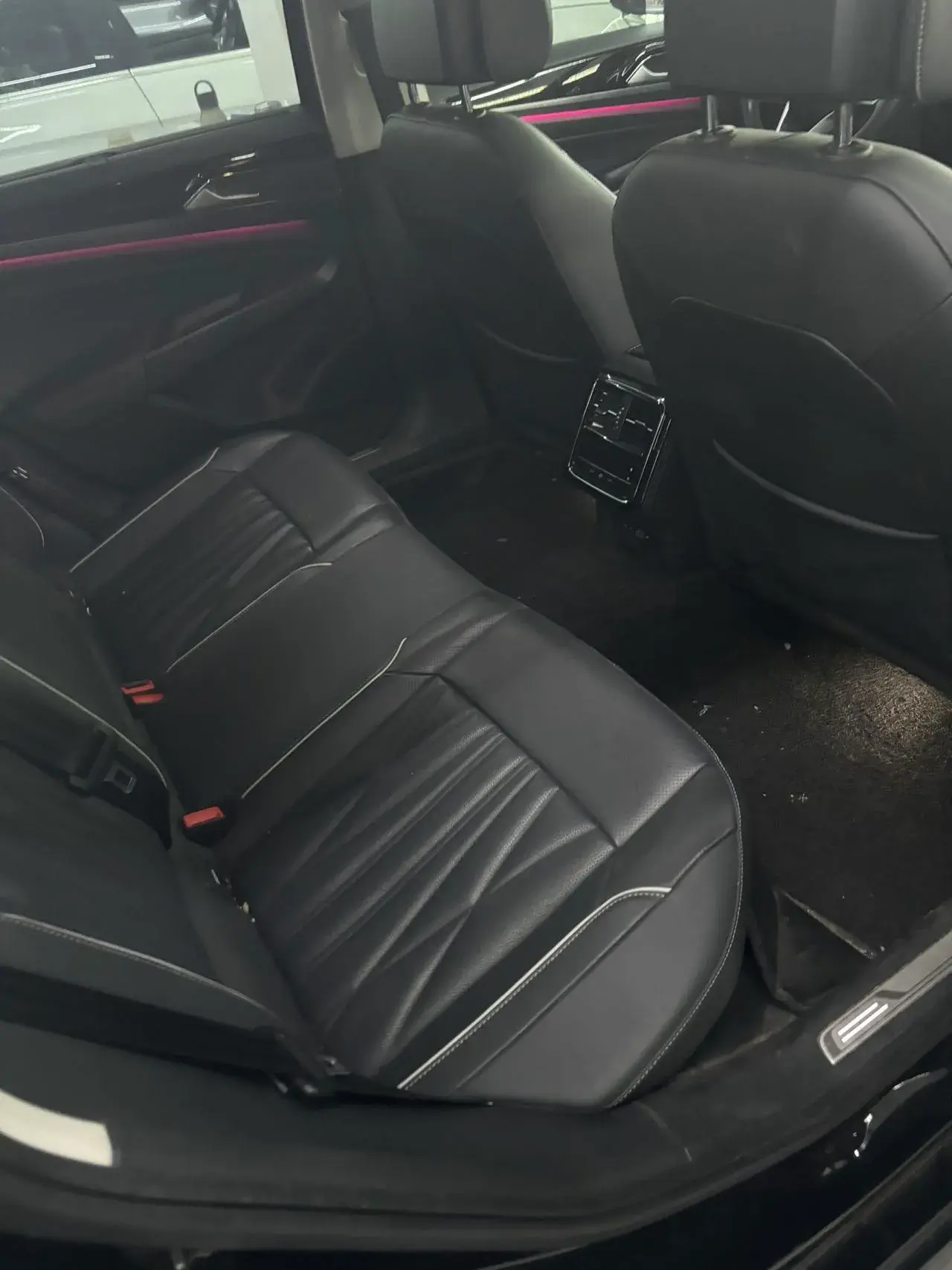 2022 VOLKSWAGEN PASSAT thumbnail 4