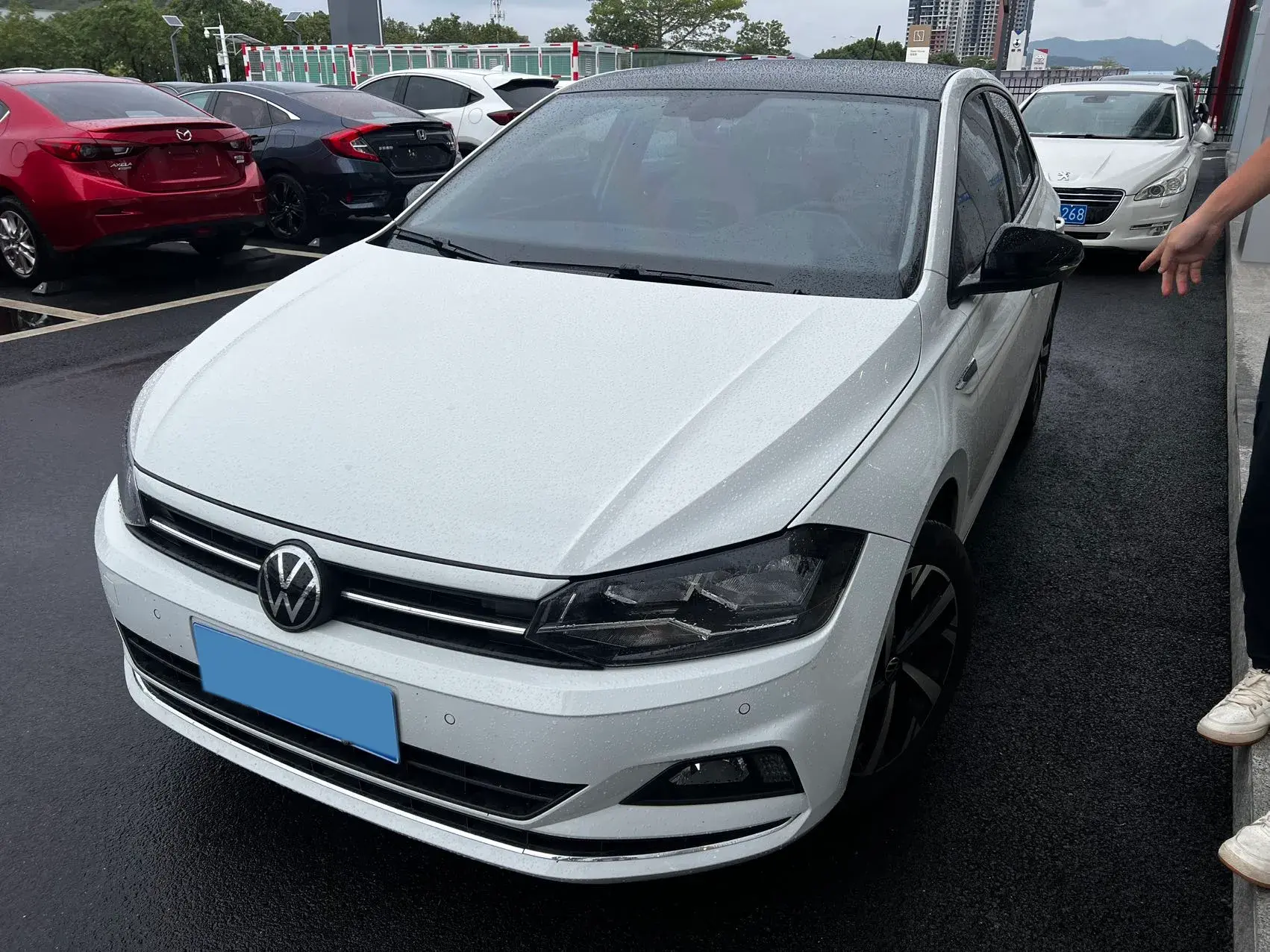 2023 VOLKSWAGEN POLO view 1