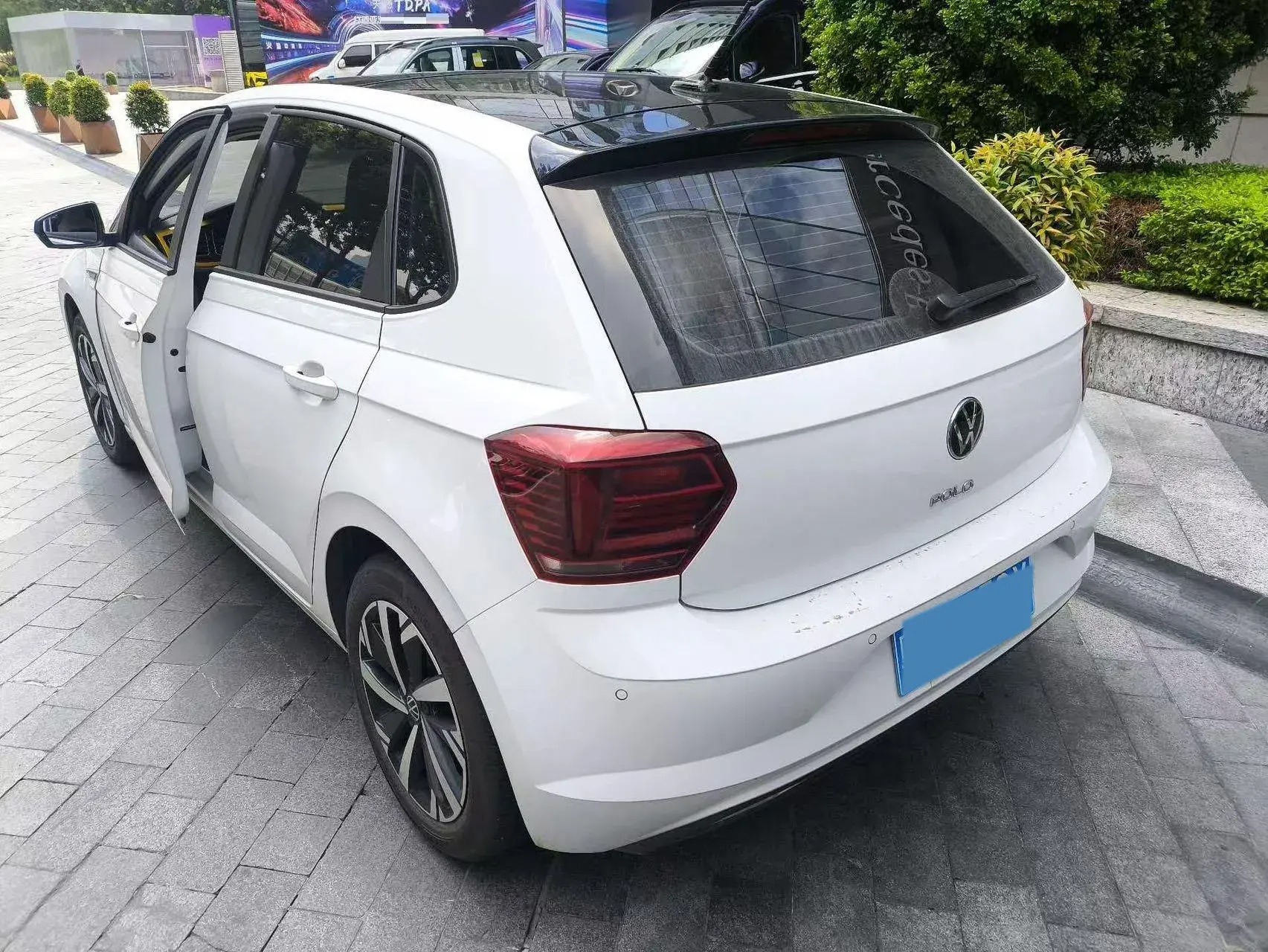 2023 VOLKSWAGEN POLO thumbnail 3