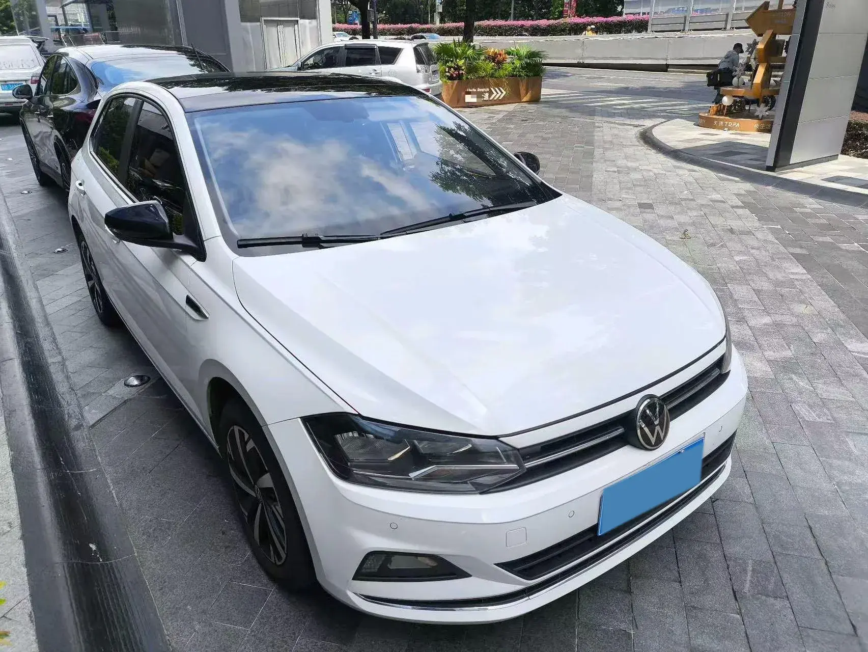 2023 VOLKSWAGEN POLO thumbnail 2