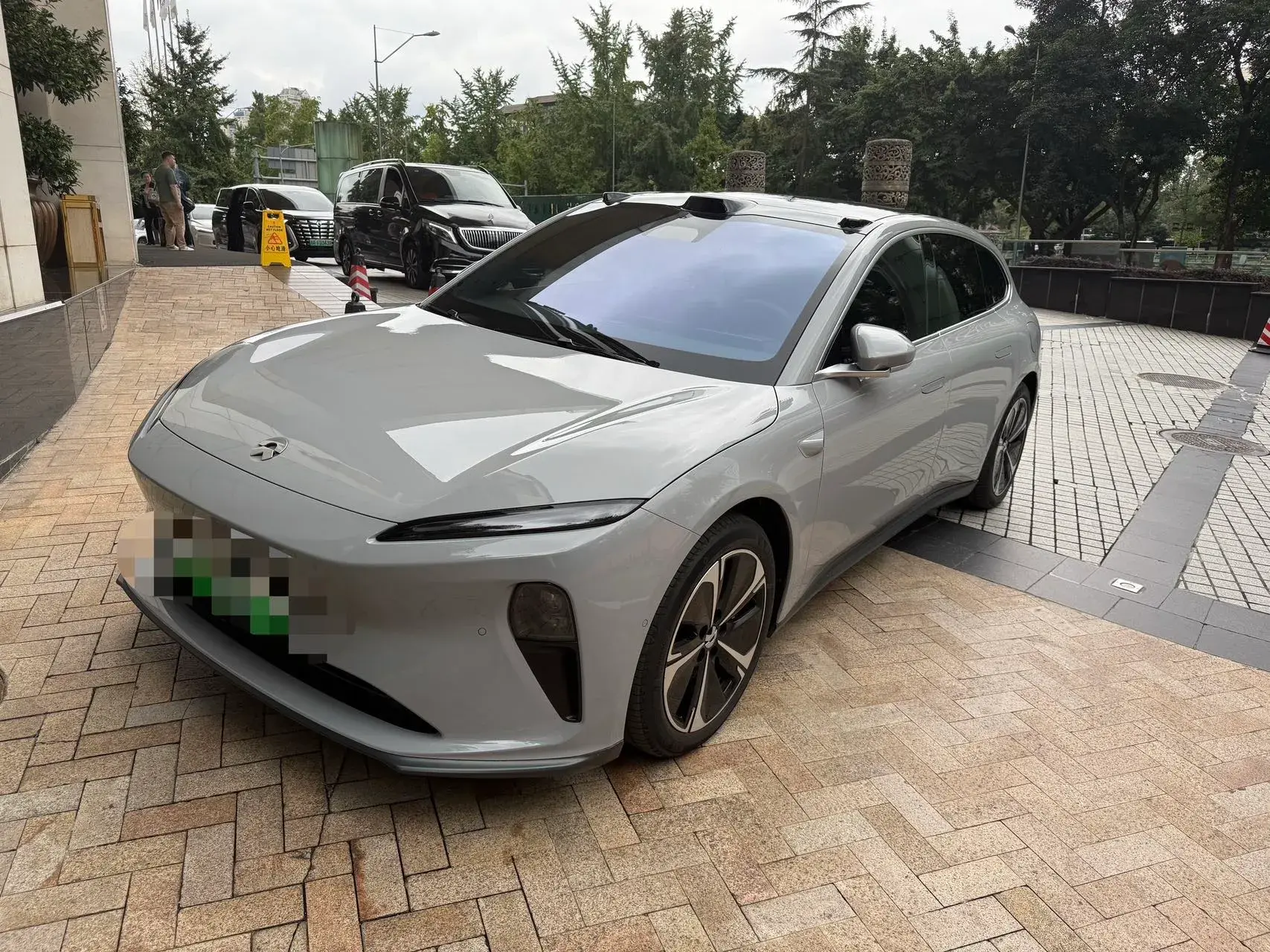 2024 NIO ET5T view 1