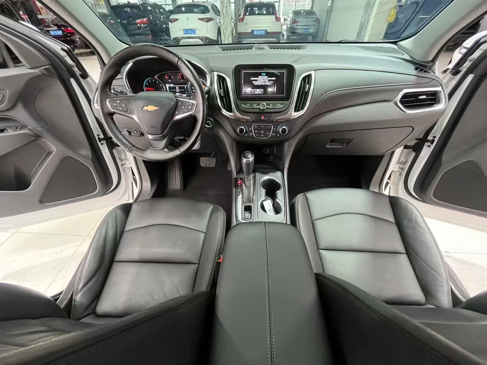 2018 CHEVROLET EQUINOX thumbnail 4
