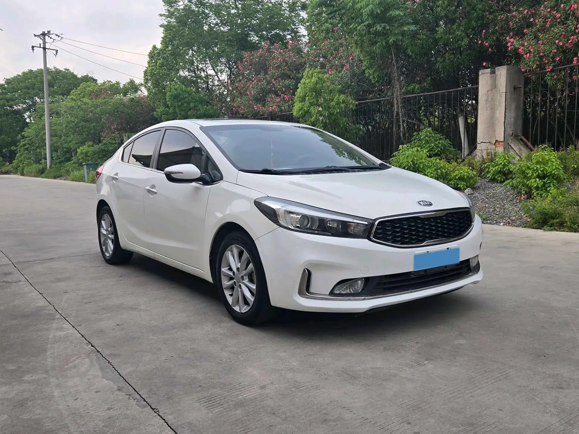 2016 KIA K3 thumbnail 3