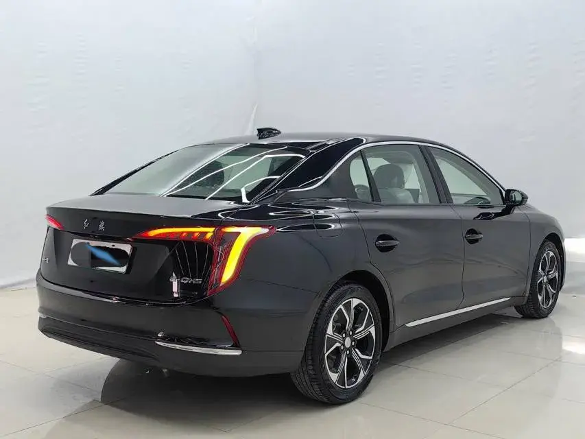 2023 HONGQI E-QM5 thumbnail 2