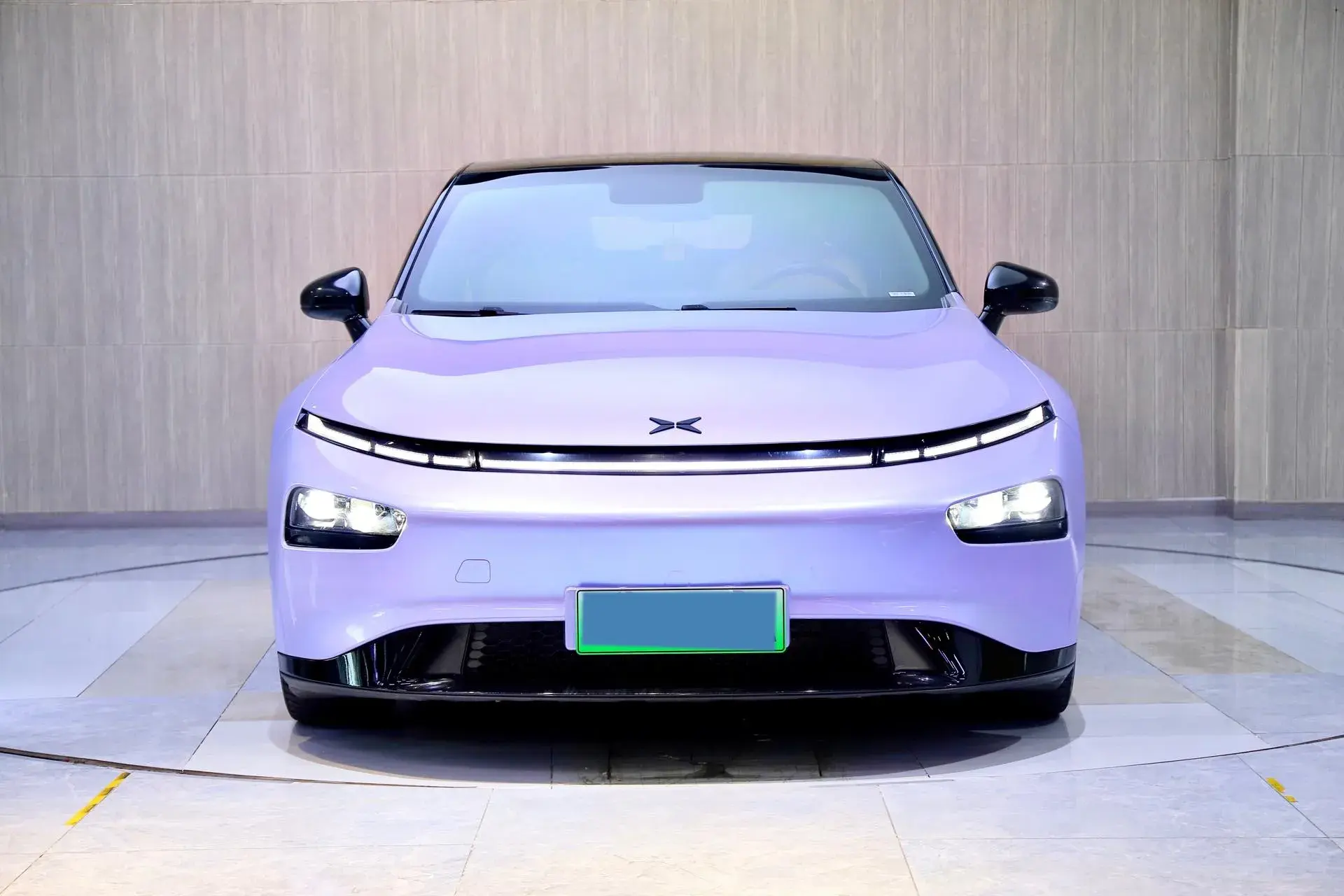 2022 XPENG P7 thumbnail 3