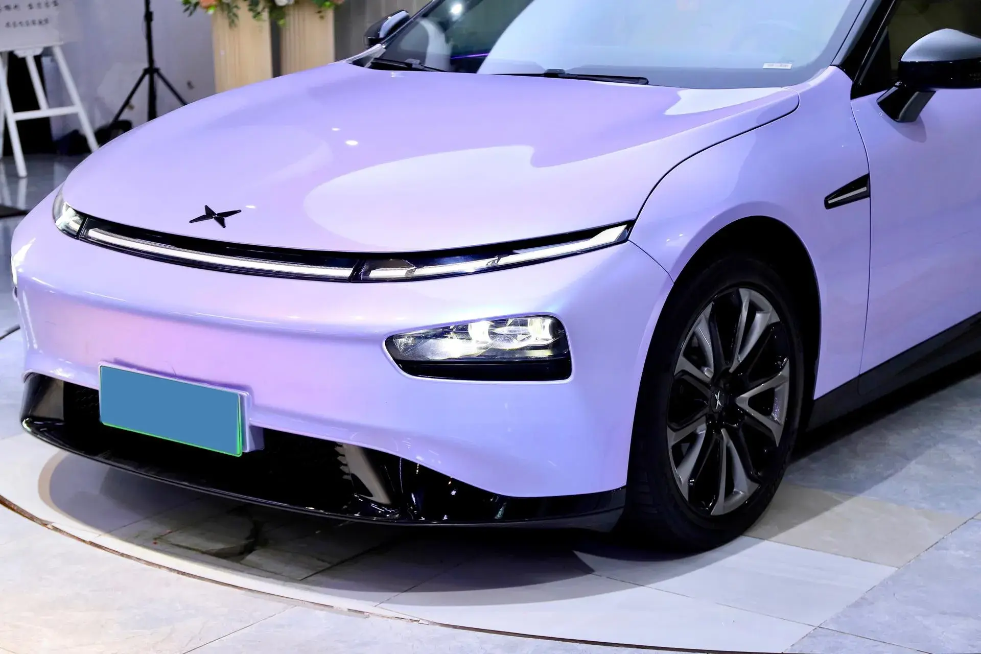 2022 XPENG P7 thumbnail 2