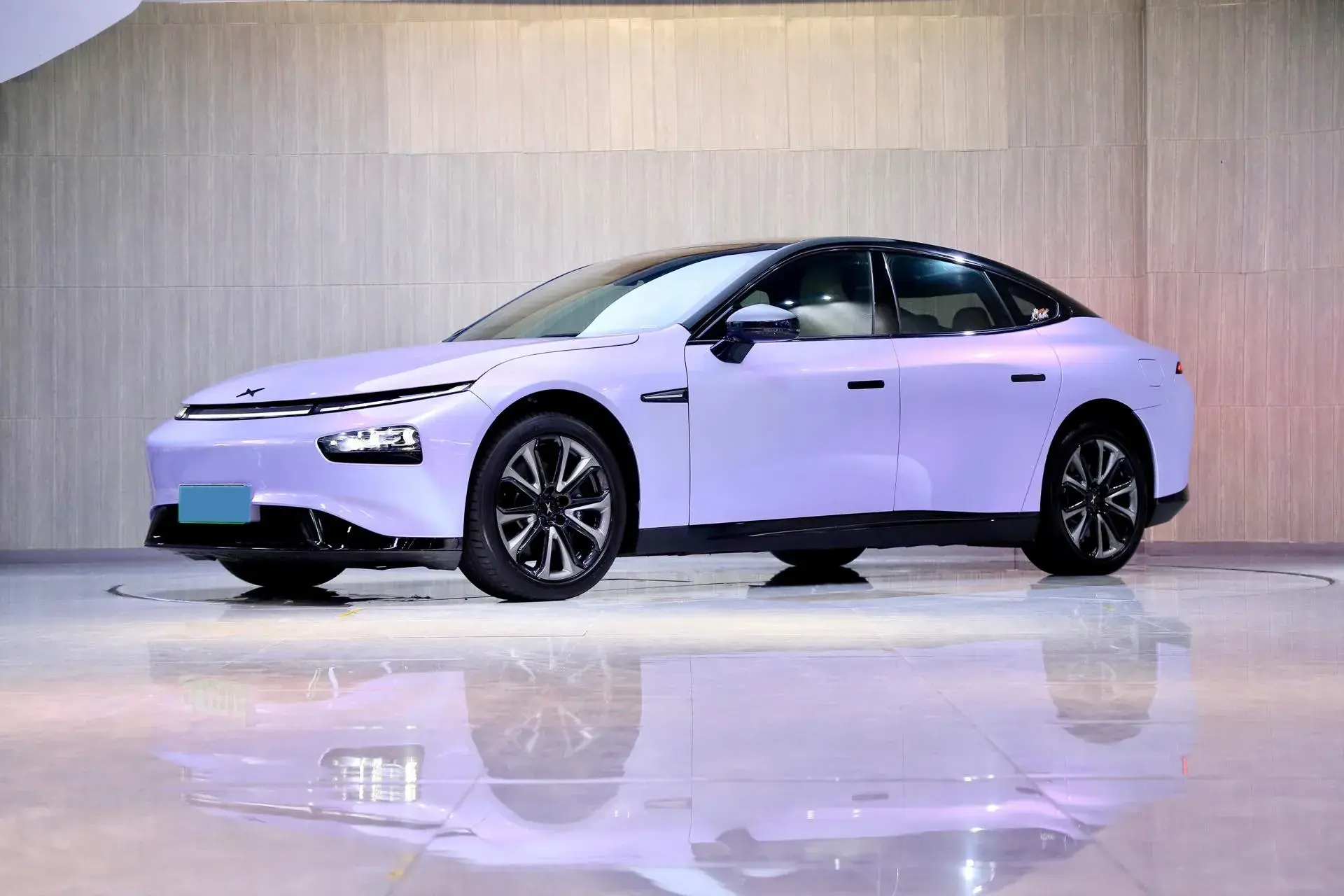 2022 XPENG P7 view 1