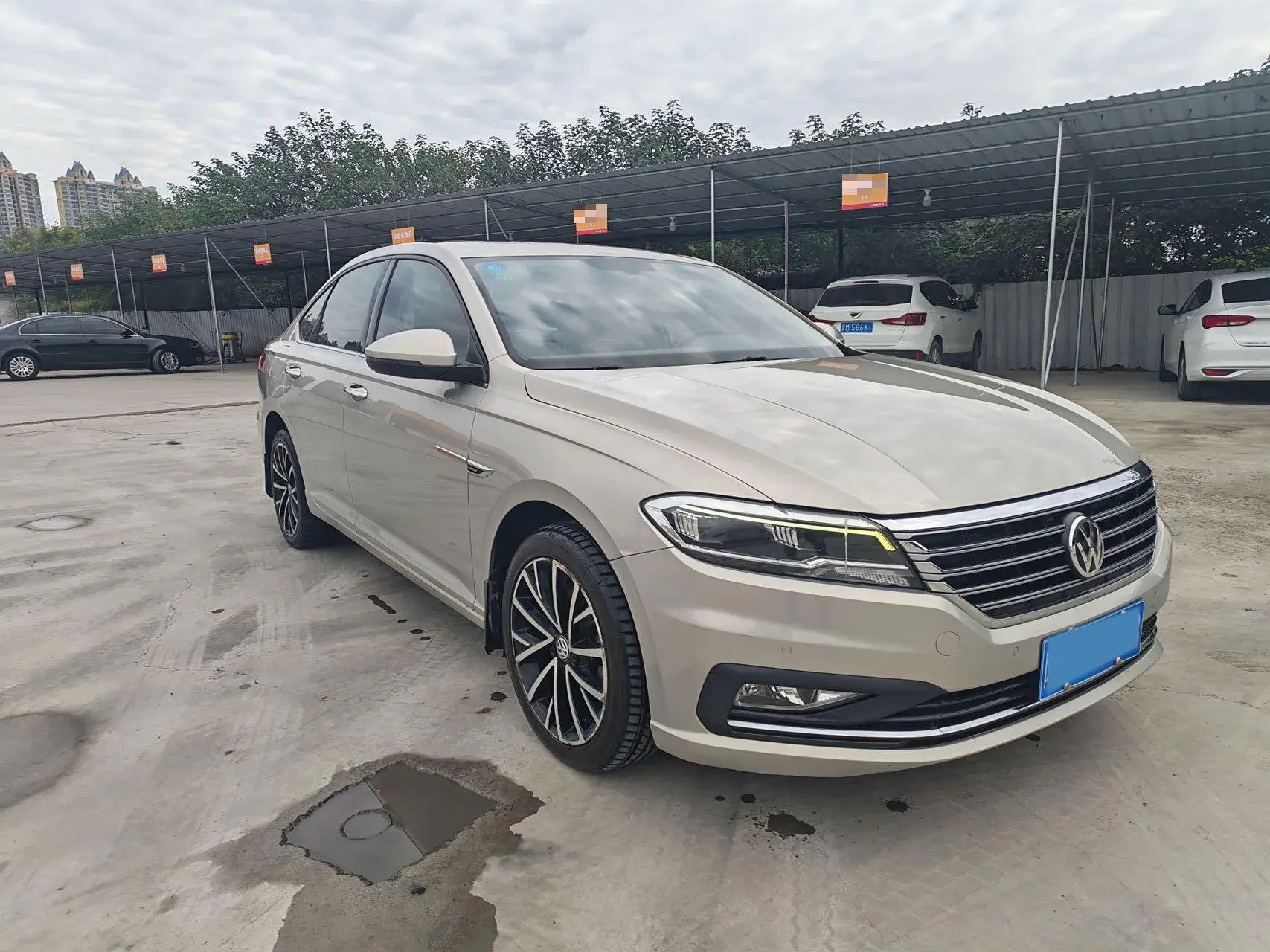 2019 VOLKSWAGEN LAVIDA thumbnail 2