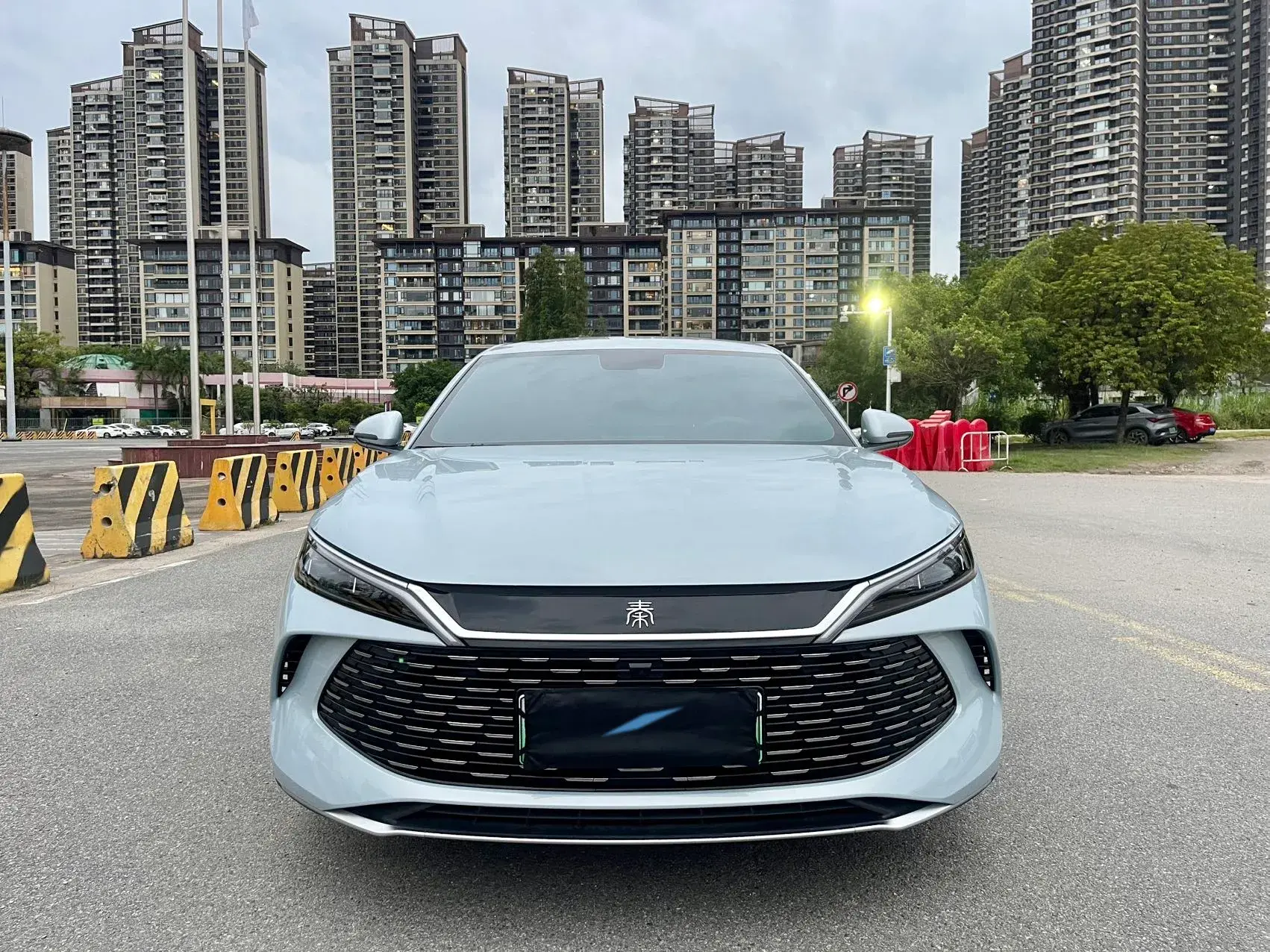 2024 BYD QINL thumbnail 2