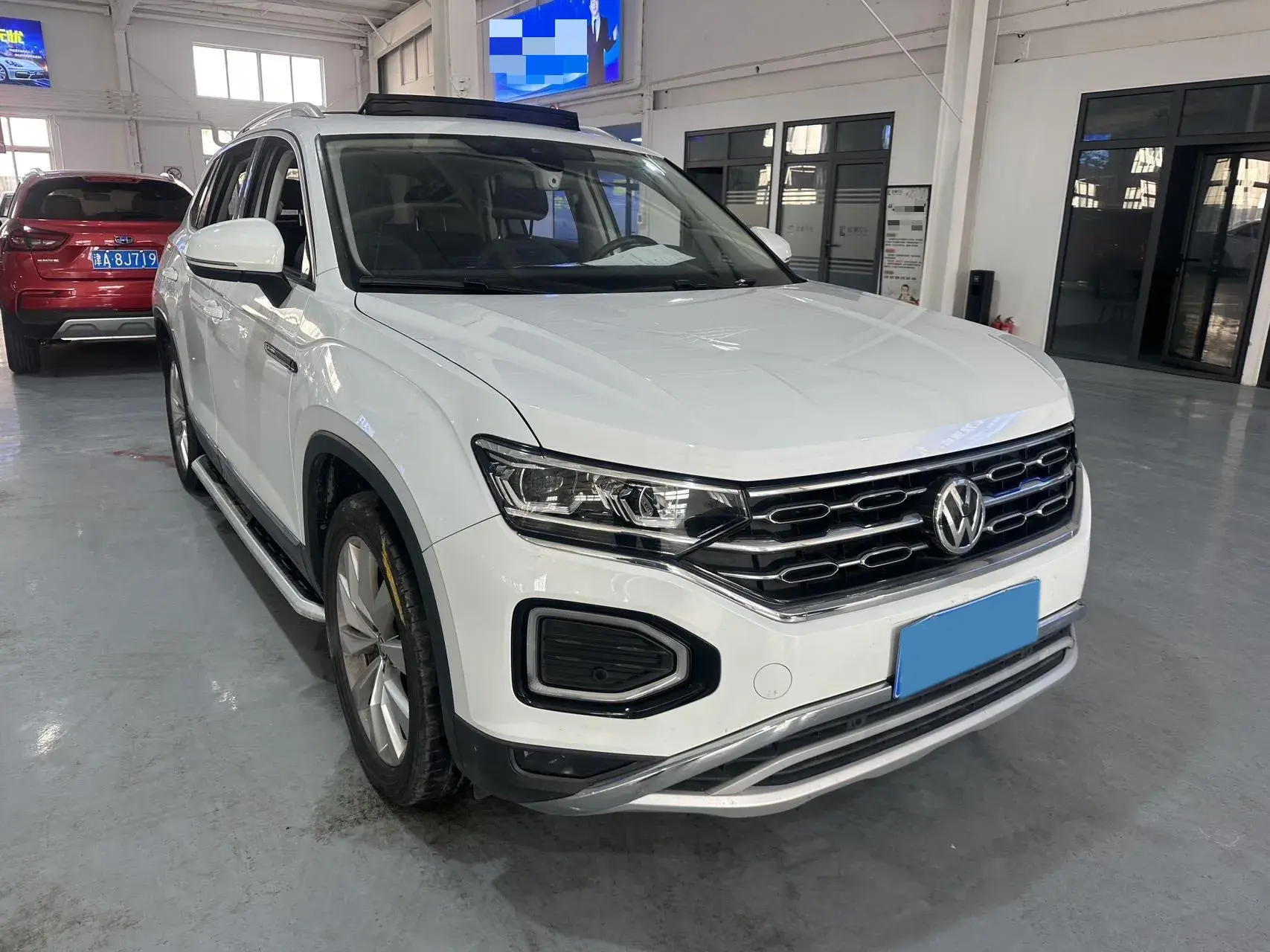 2020 VOLKSWAGEN TAYRON thumbnail 3