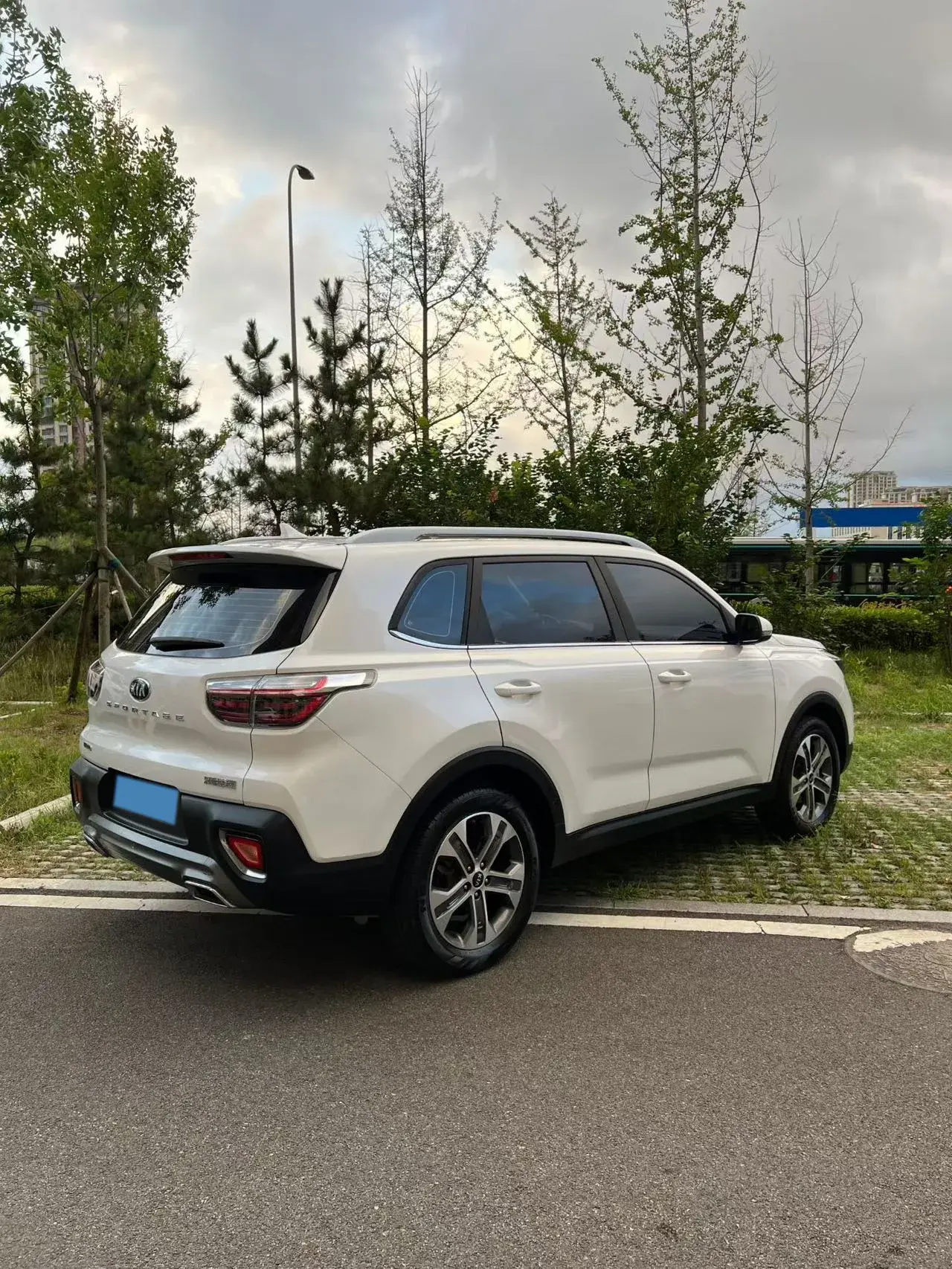 2018 KIA SPORTAGE thumbnail 3