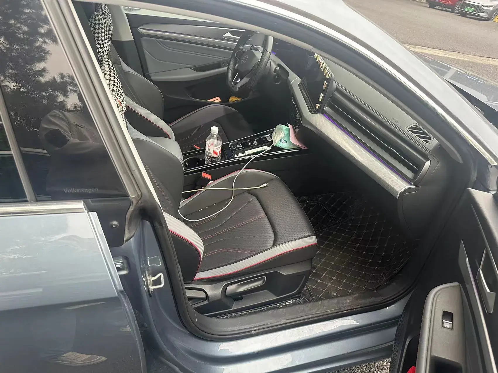 2023 VOLKSWAGEN LAMANDO thumbnail 2