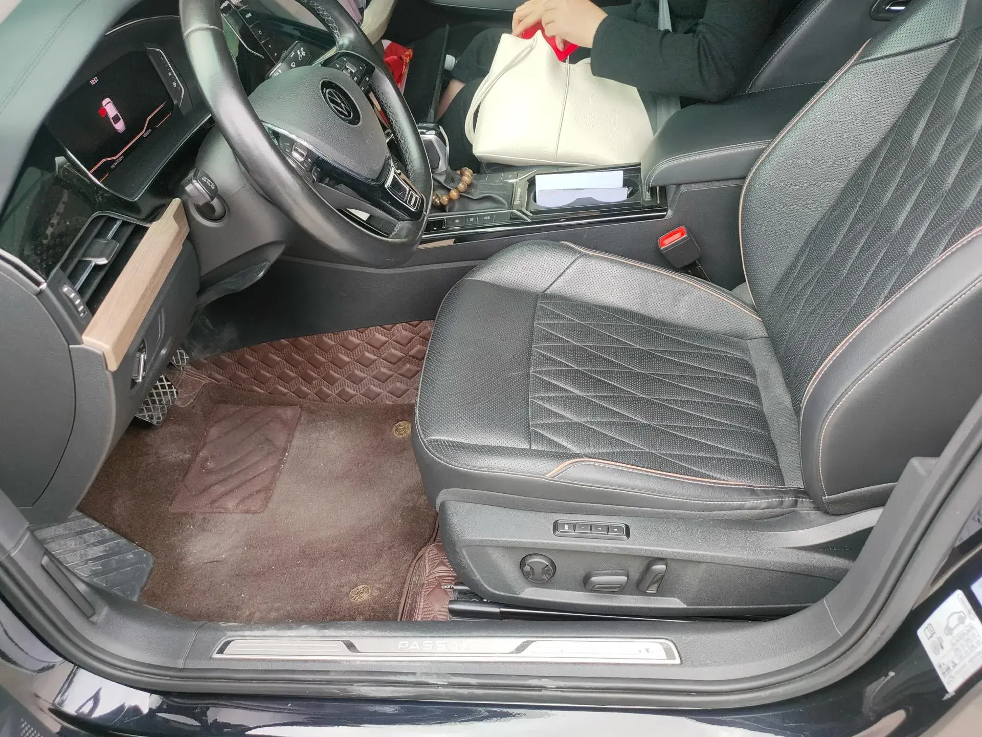 2020 VOLKSWAGEN PASSAT thumbnail 4