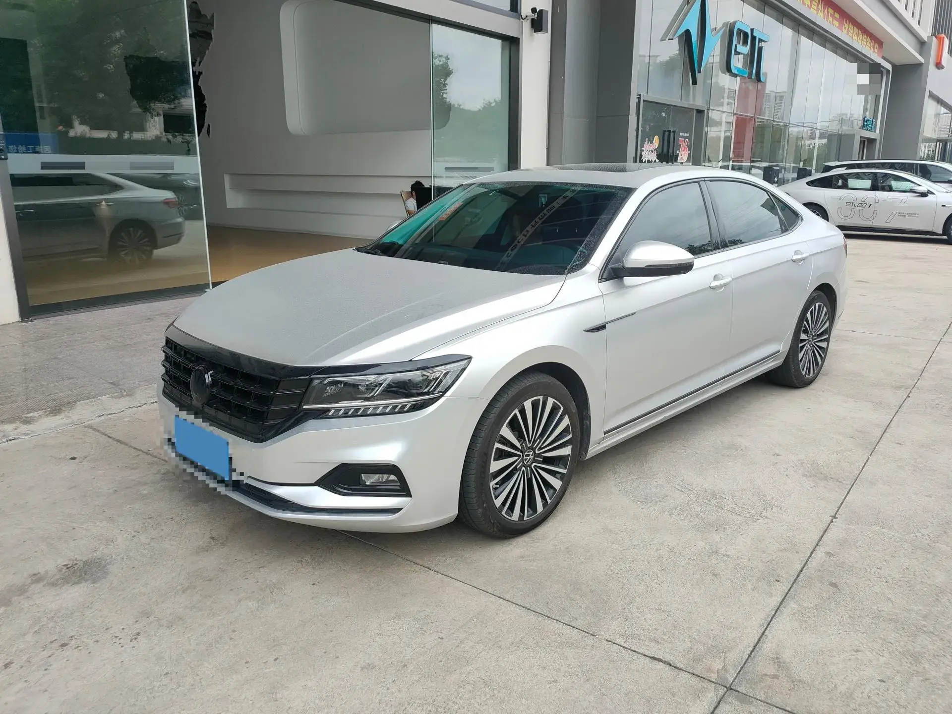 2020 VOLKSWAGEN PASSAT view 1