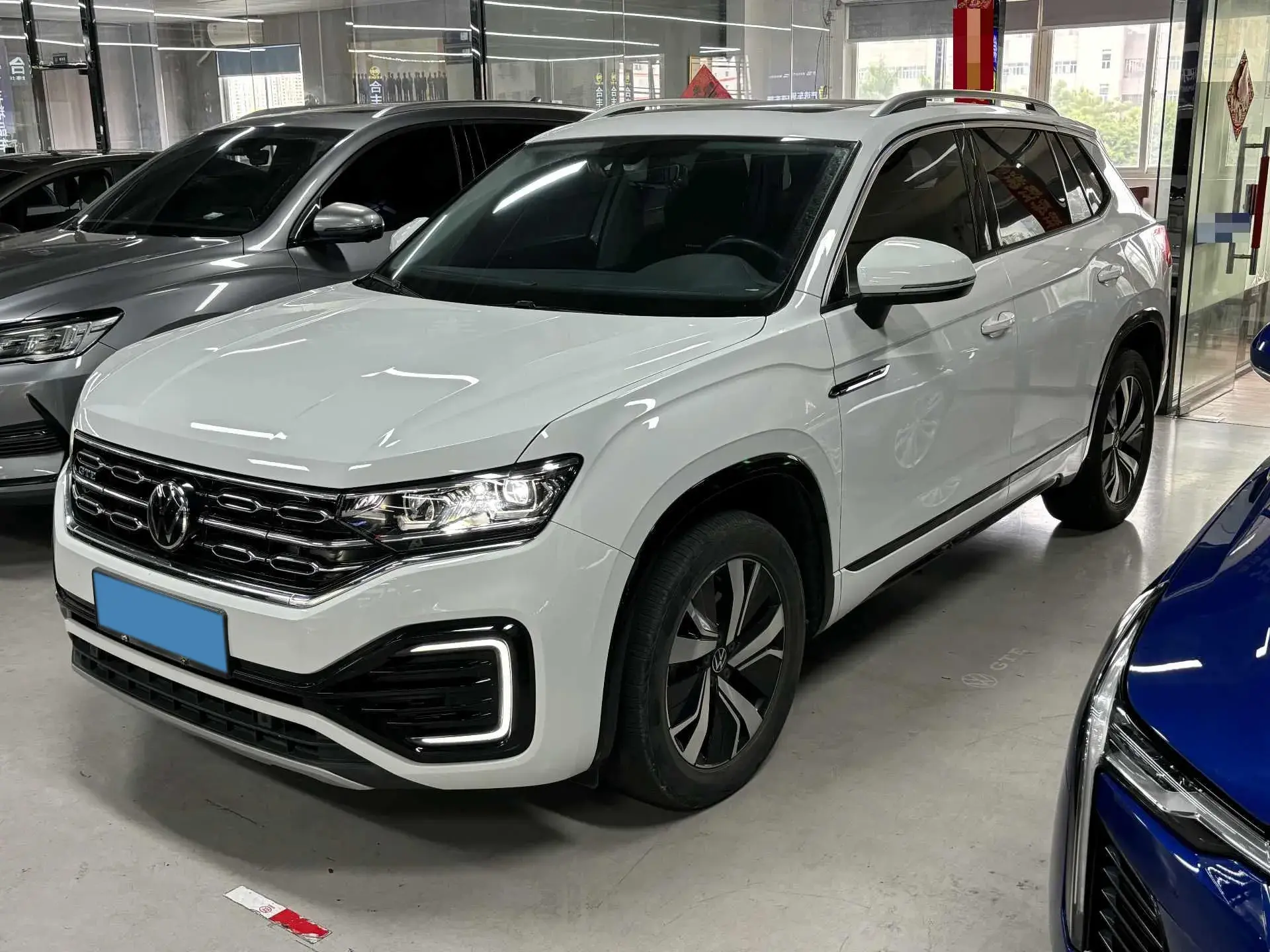 2022 VOLKSWAGEN TAYRON view 1