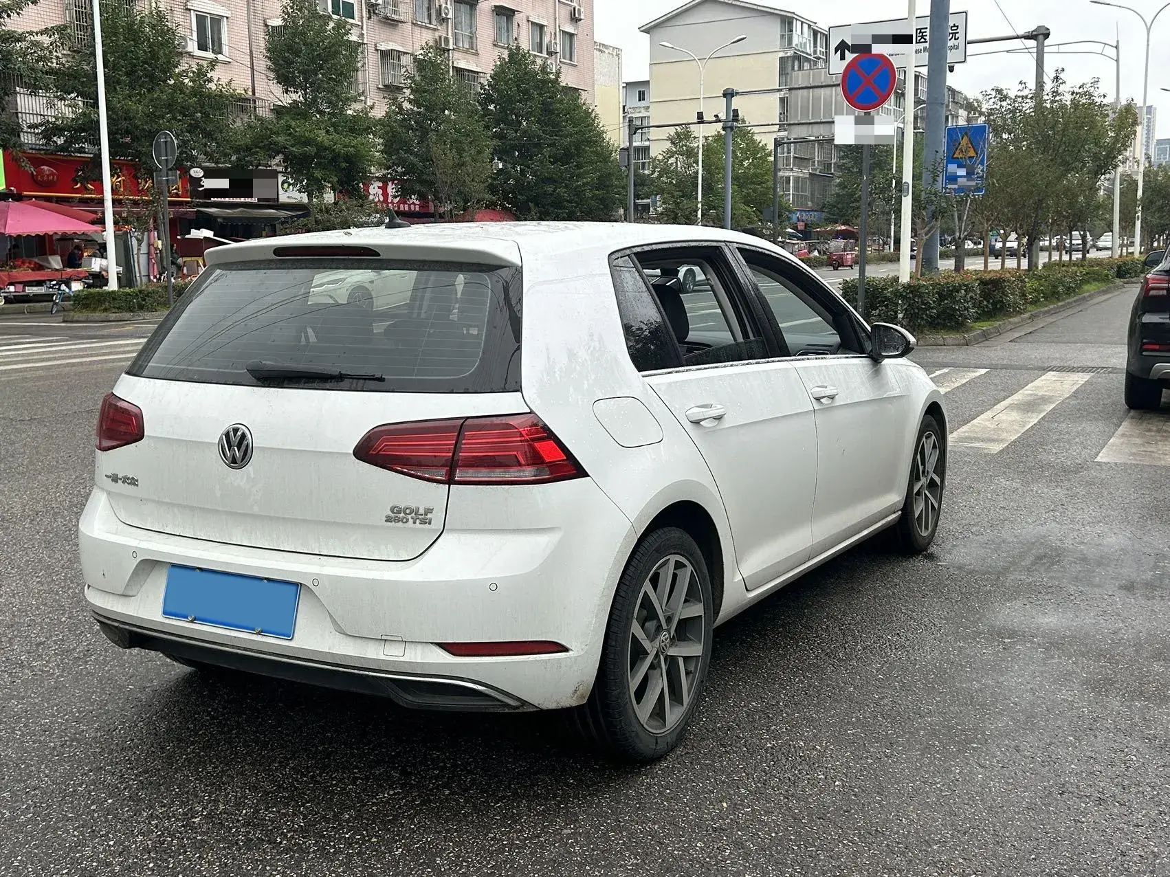 2020 VOLKSWAGEN GOLF thumbnail 4