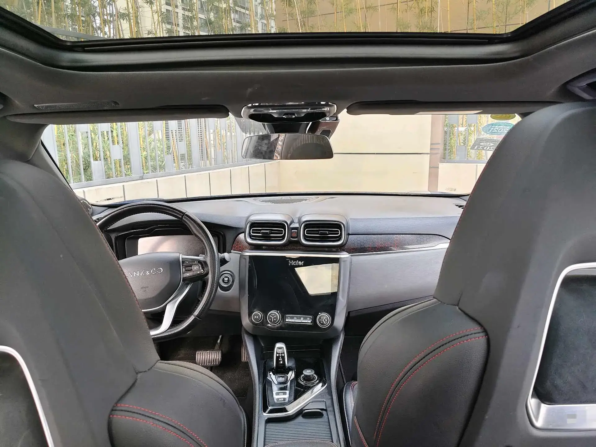 2018 LYNK&CO 03 thumbnail 4