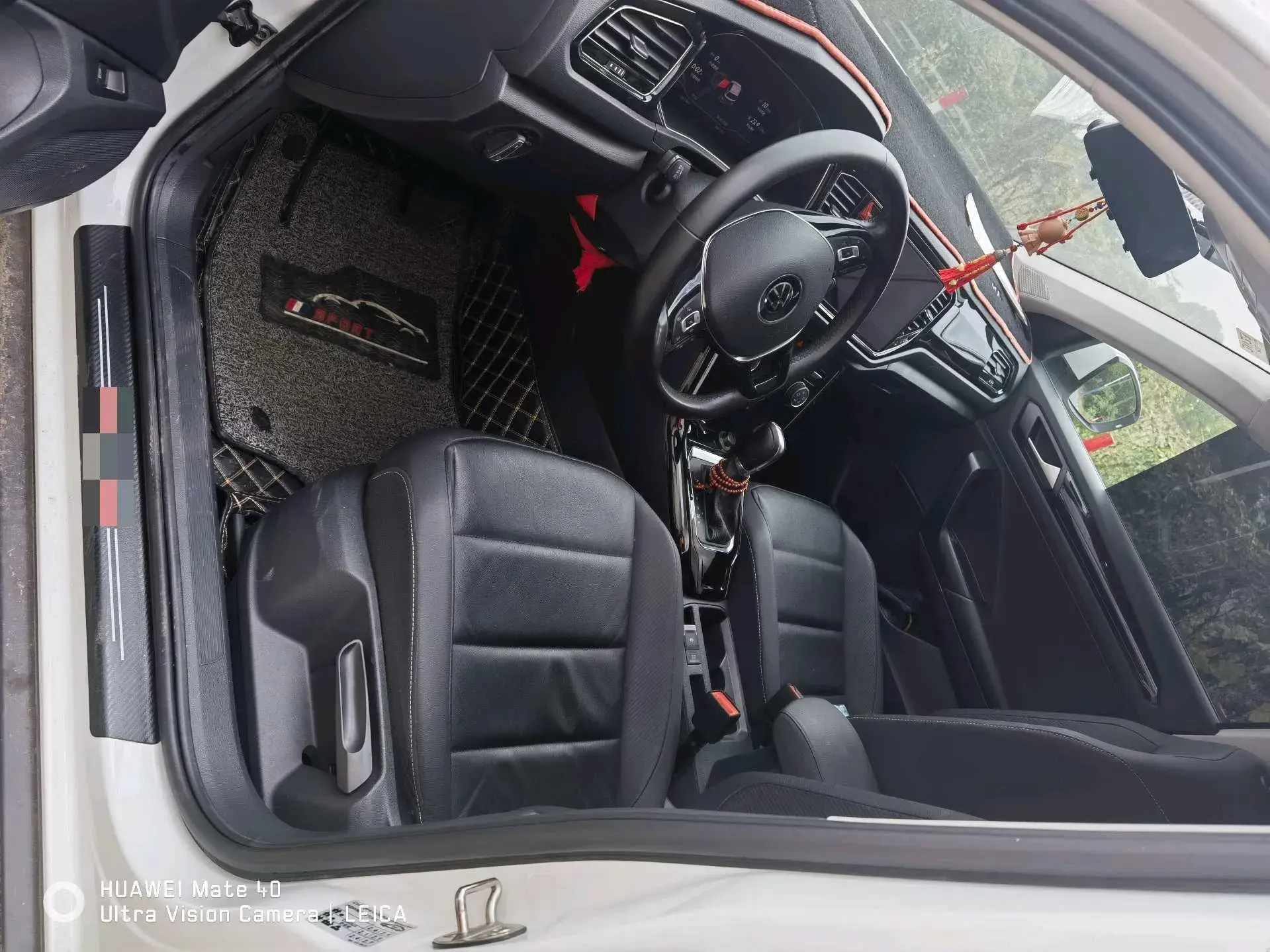 2020 VOLKSWAGEN T-ROC thumbnail 4