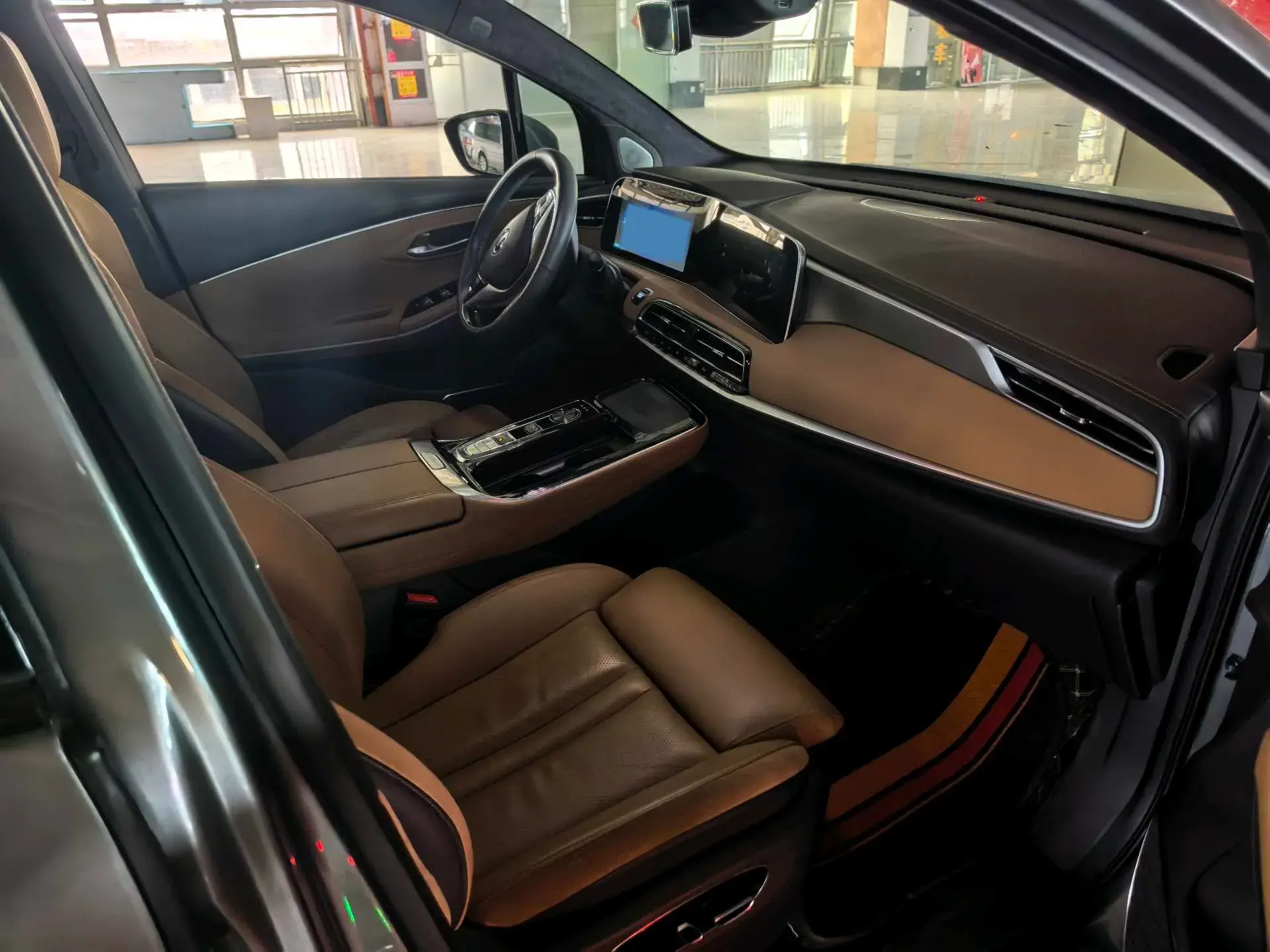 2019 AION LX thumbnail 4