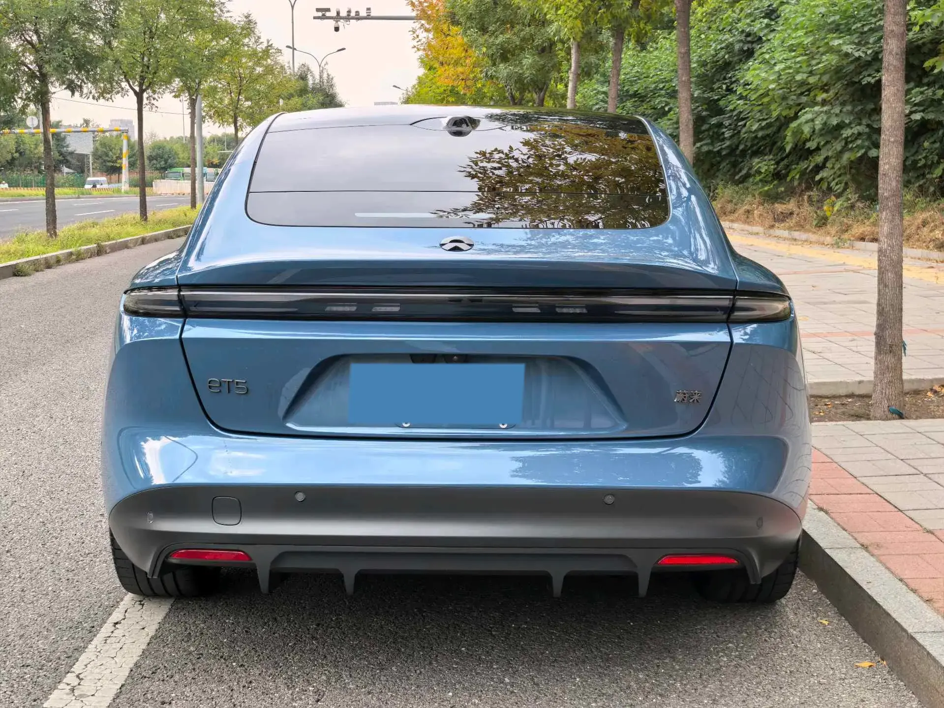 2022 NIO ET5 thumbnail 4