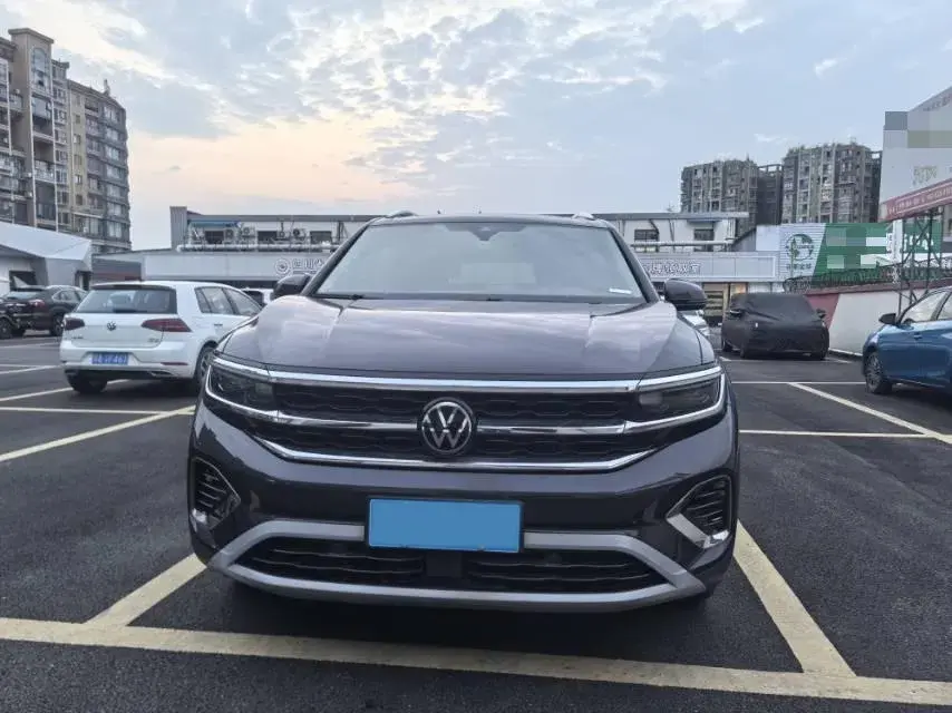 2023 VOLKSWAGEN TALAGON thumbnail 2