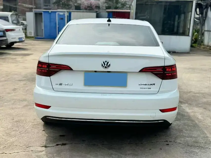 2022 VOLKSWAGEN SAGITAR thumbnail 3