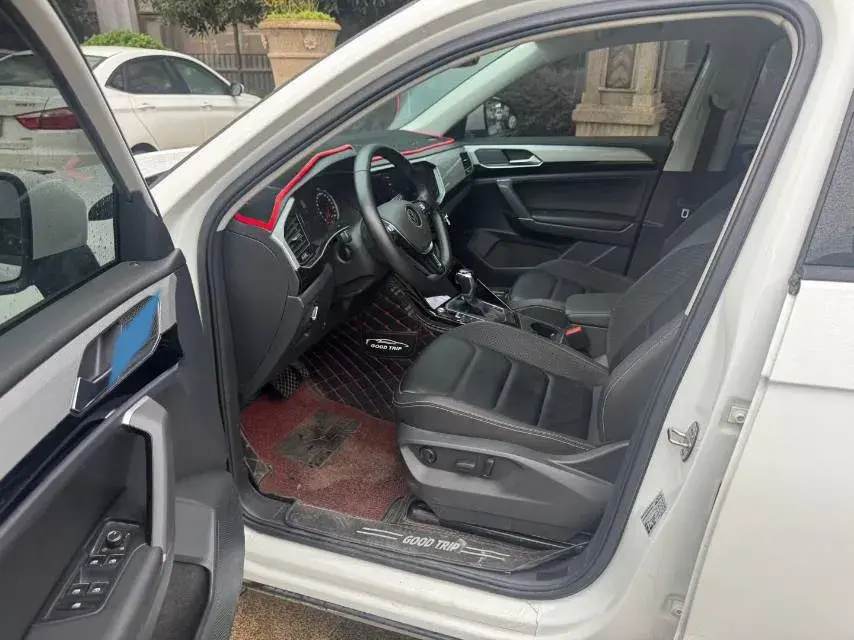 2021 VOLKSWAGEN TAYRON thumbnail 3