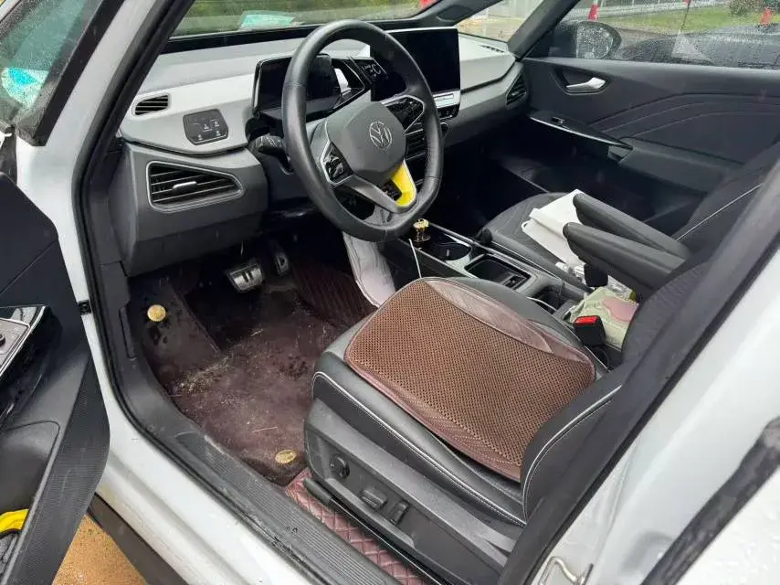 2023 VOLKSWAGEN ID.3 thumbnail 3