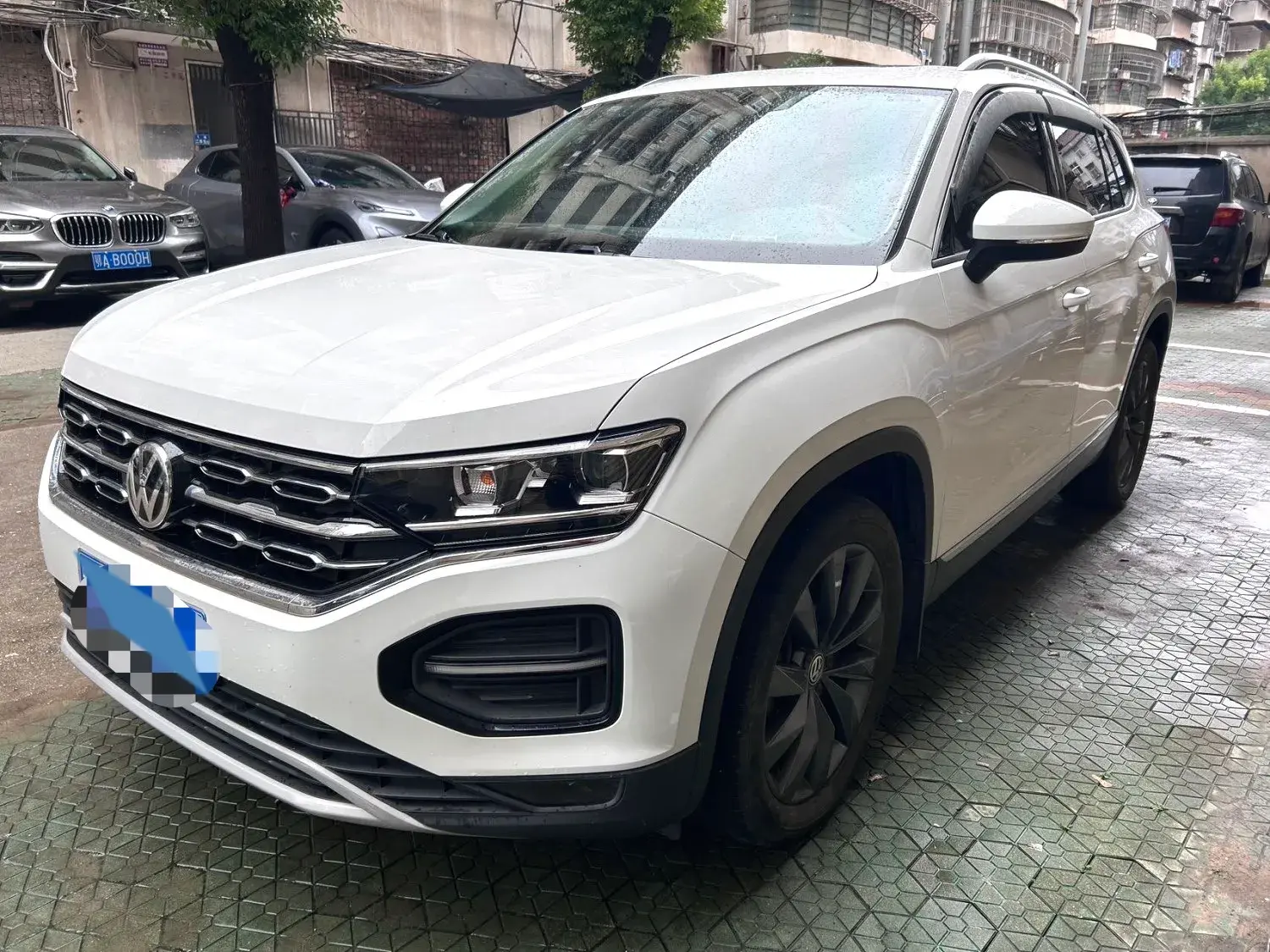 2019 VOLKSWAGEN TAYRON view 1