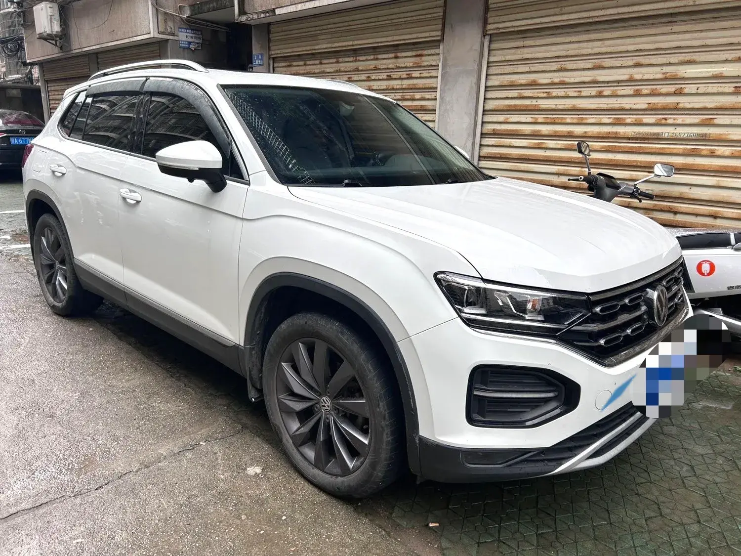 2019 VOLKSWAGEN TAYRON thumbnail 3