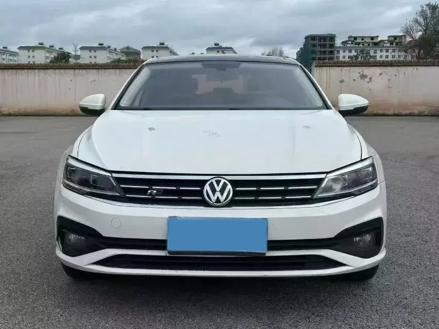 2021 VOLKSWAGEN LAMANDO thumbnail 3