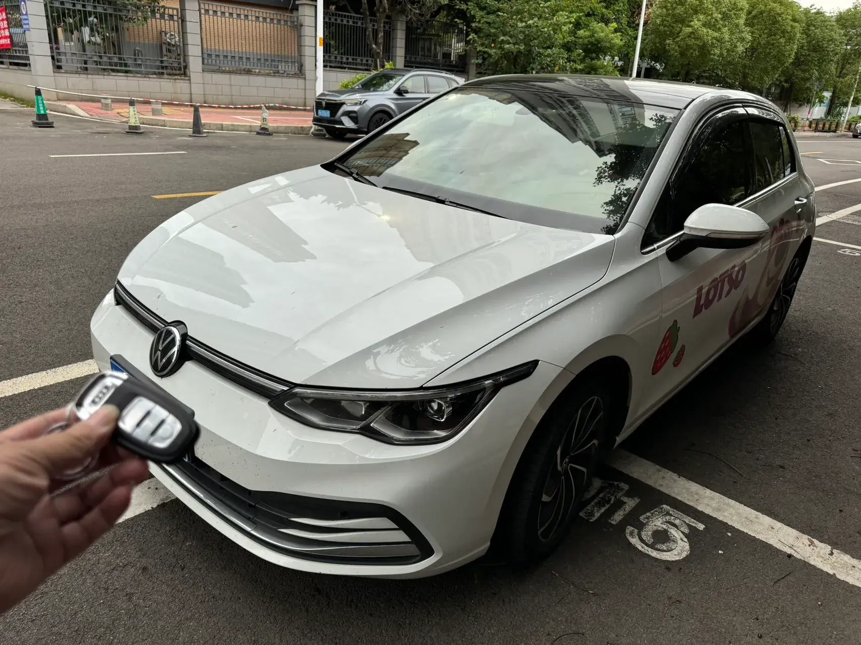 2021 VOLKSWAGEN GOLF view 1