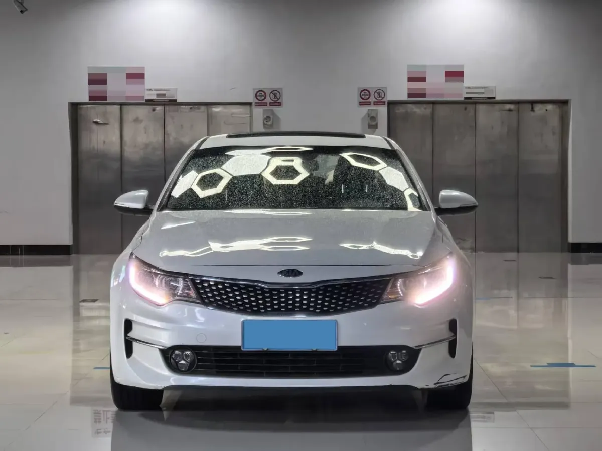 2017 Kia K5 2.0L 161HP L4 6AT,autocango,china used car exporter,china ev exporter,chinese used car exporter,chinese used ev exporter