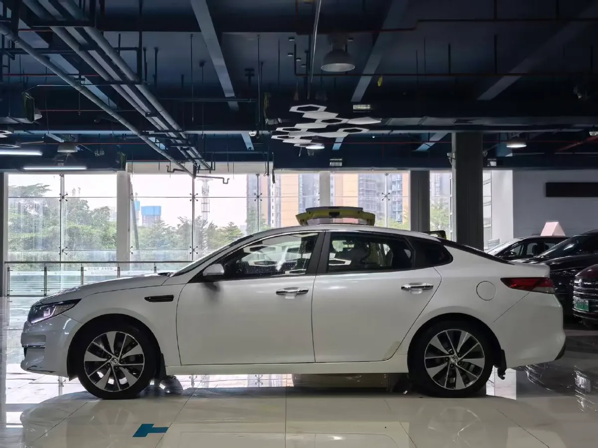 2017 Kia K5 2.0L 161HP L4 6AT,autocango,china used car exporter,china ev exporter,chinese used car exporter,chinese used ev exporter