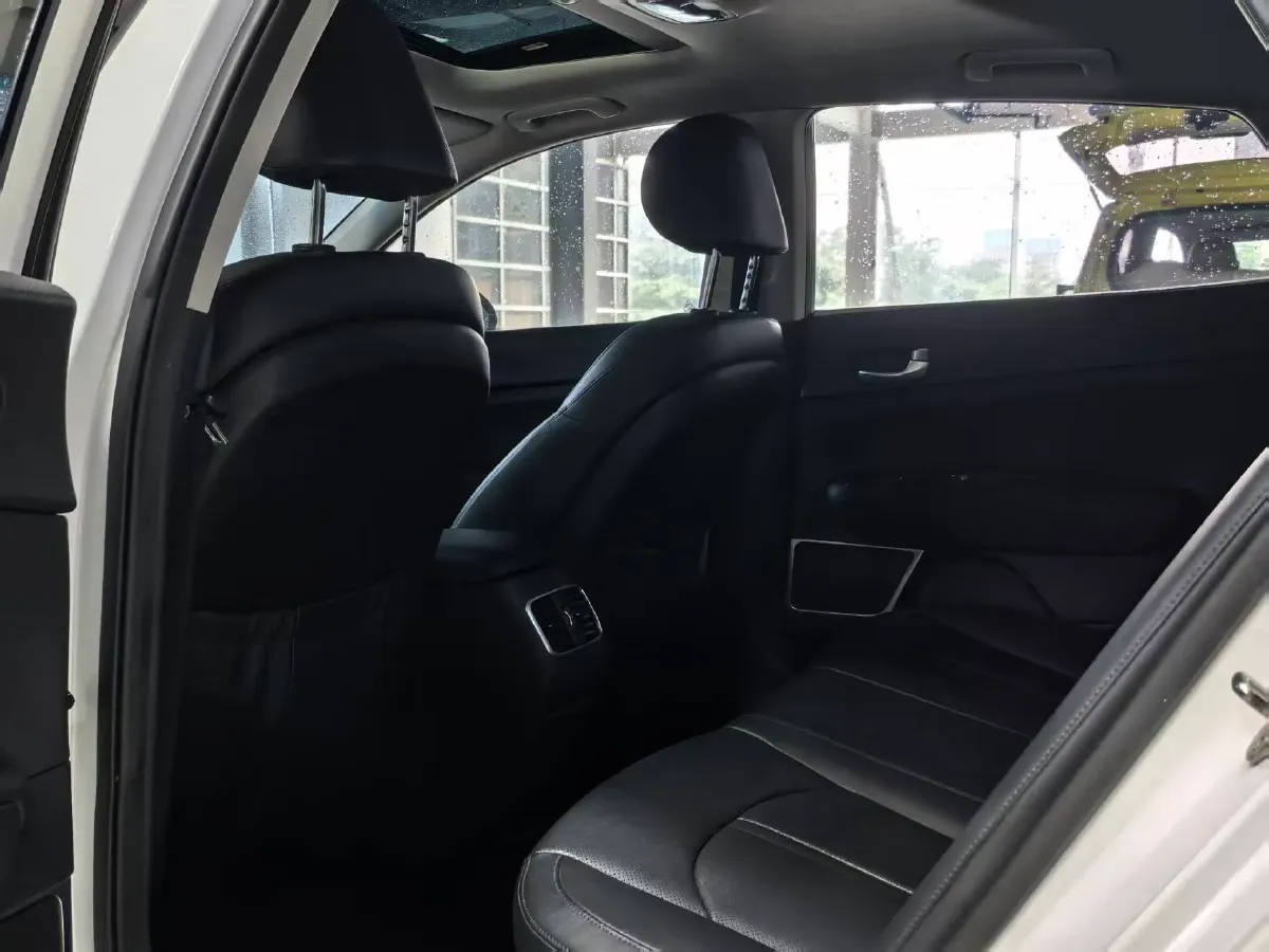 2017 Kia K5 2.0L 161HP L4 6AT,autocango,china used car exporter,china ev exporter,chinese used car exporter,chinese used ev exporter