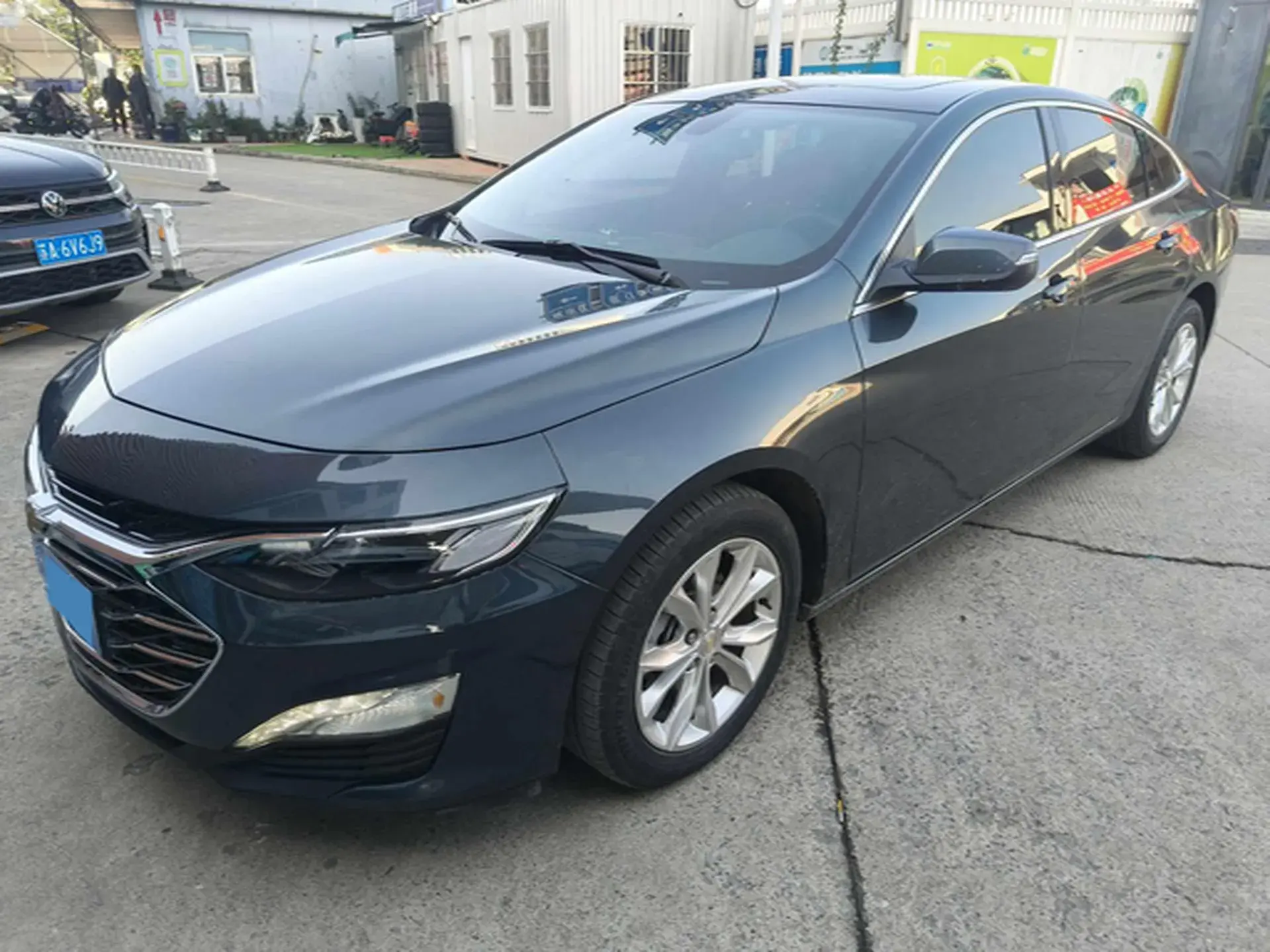 2022 CHEVROLET MALIBU view 1