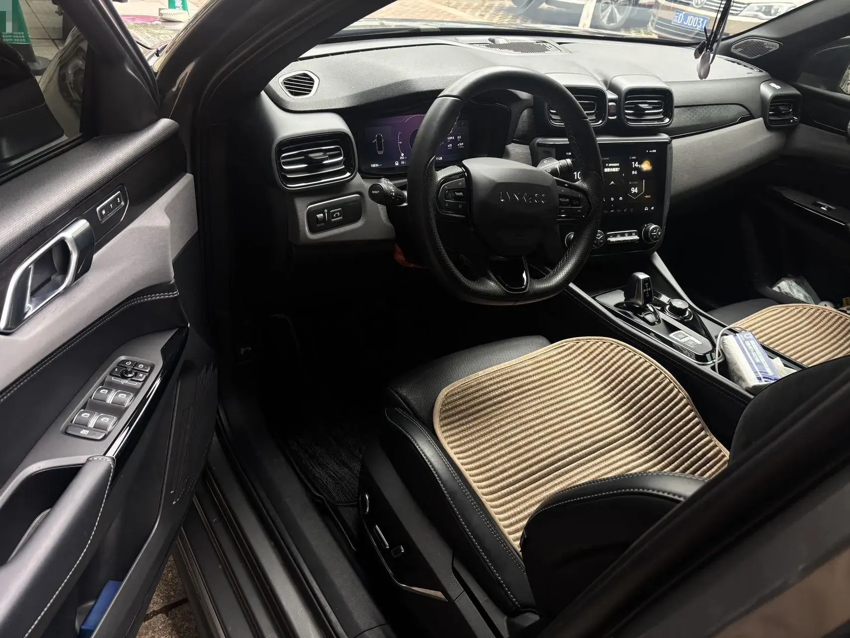 2022 LYNK&CO 03 thumbnail 4