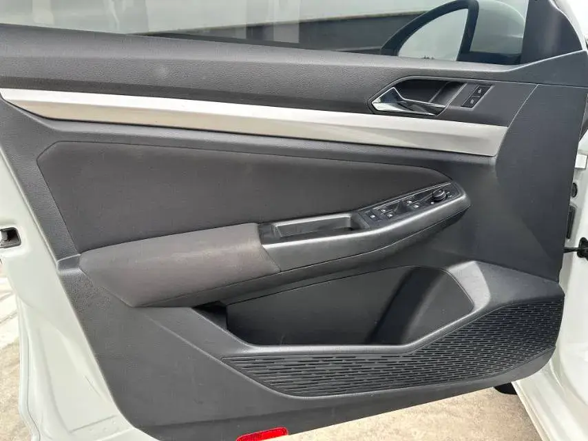 2021 VOLKSWAGEN BORA thumbnail 2