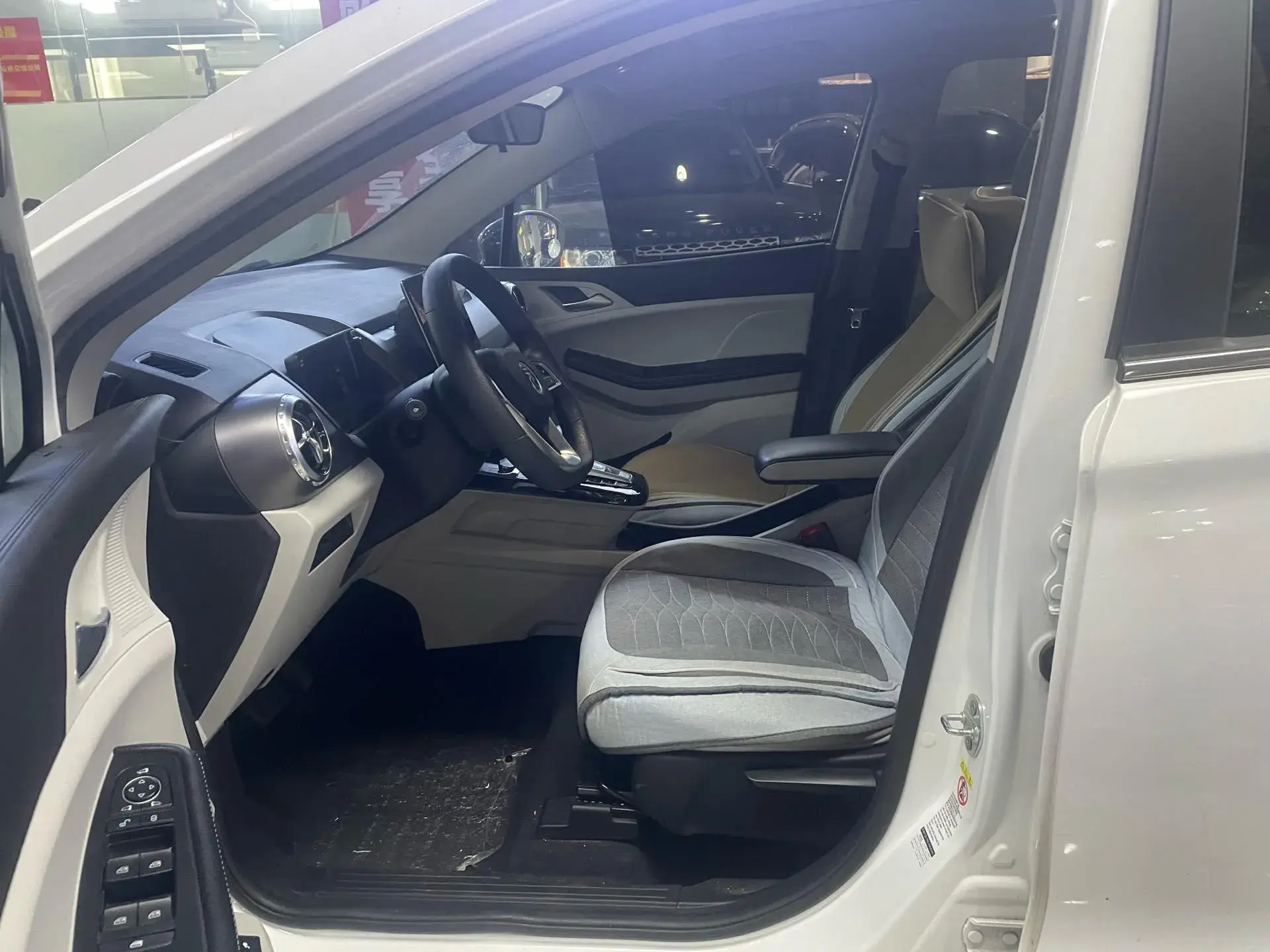 2021 BYD YUAN thumbnail 3