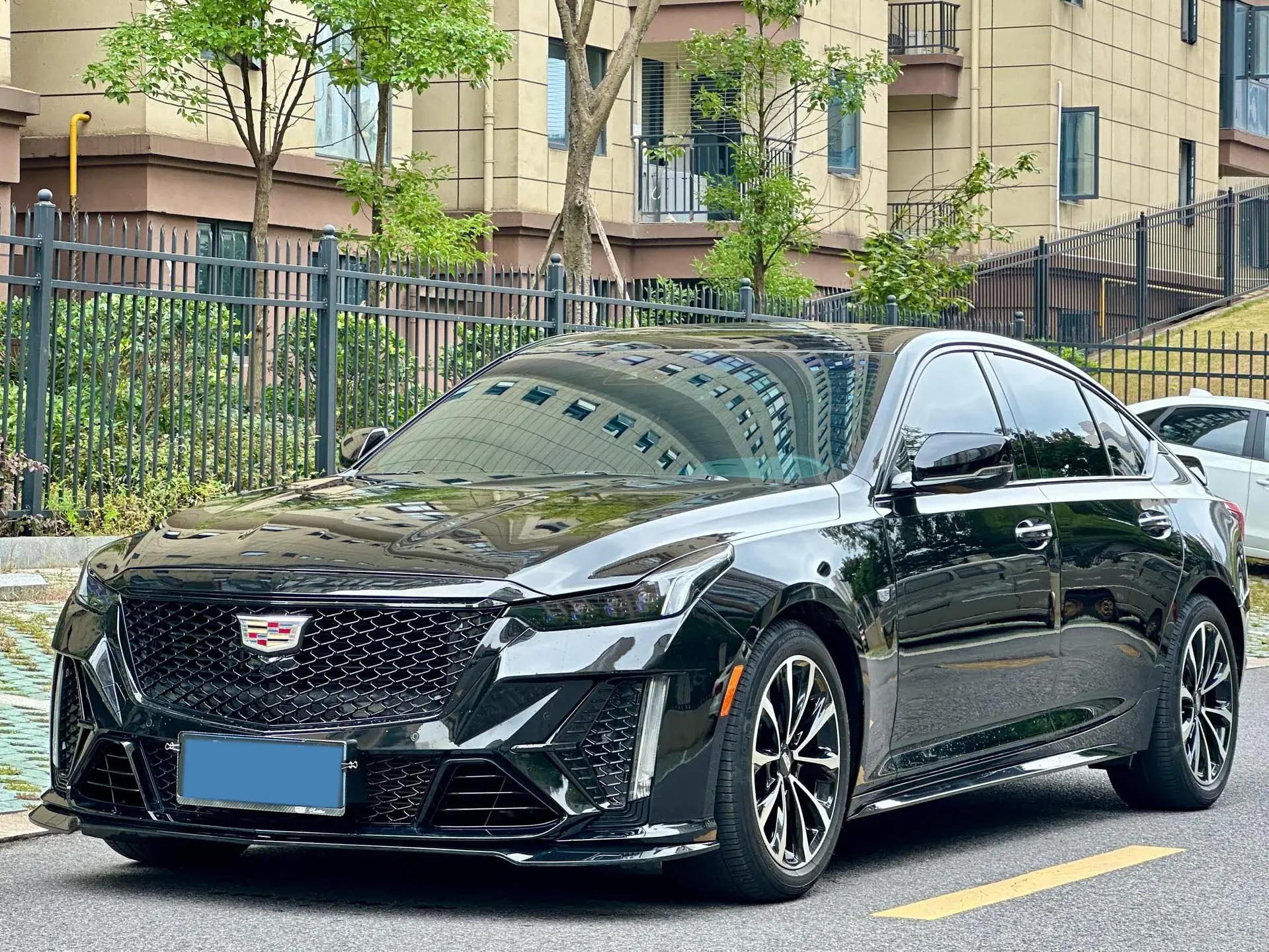 2023 CADILLAC CT5 view 1