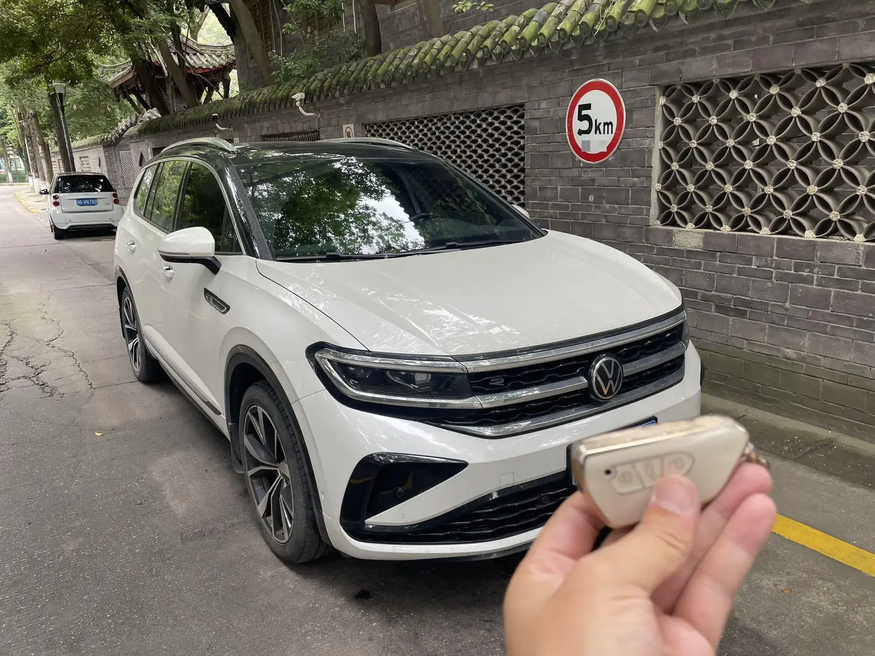 2022 VOLKSWAGEN TALAGON thumbnail 2