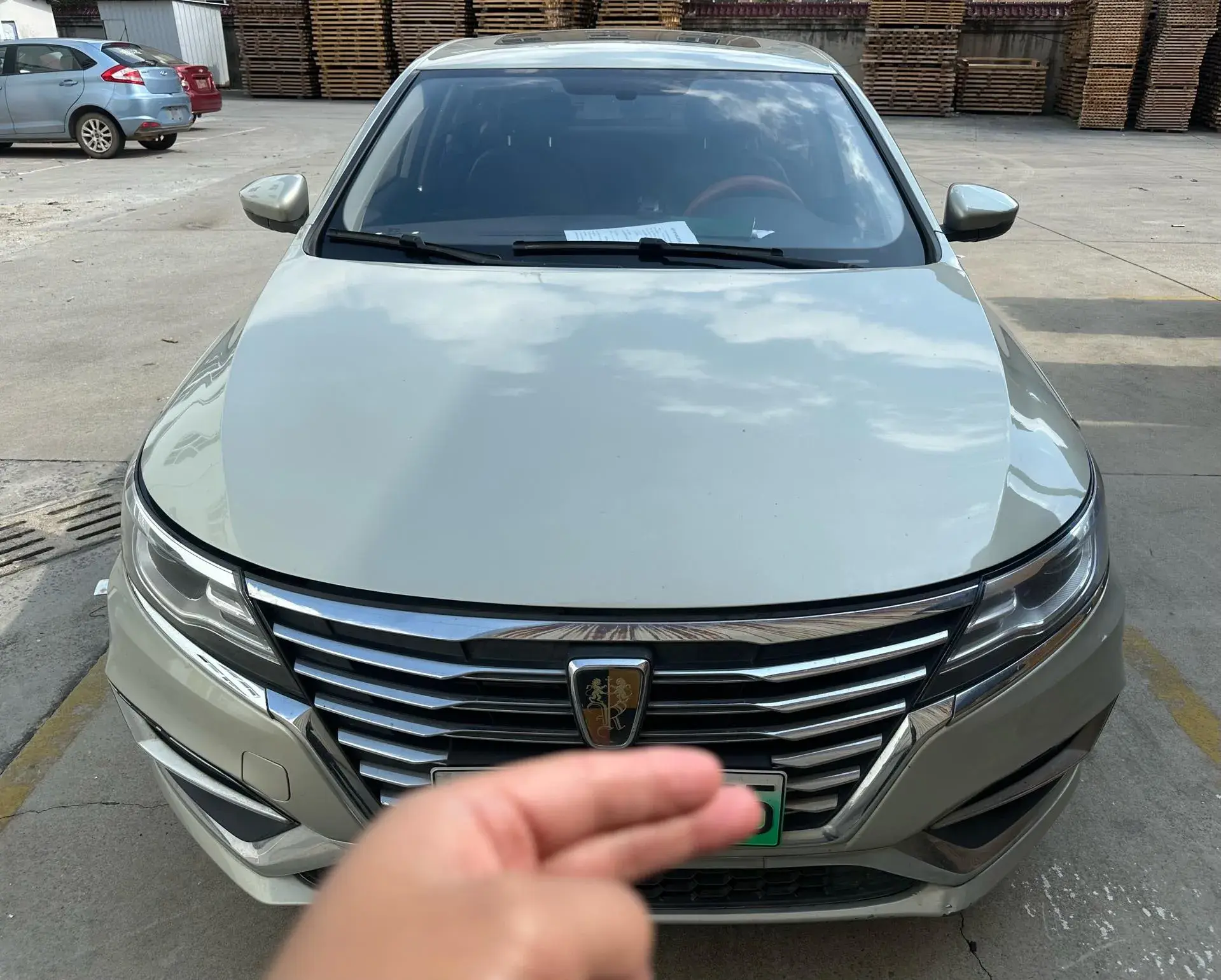 2017 ROEWE I6 thumbnail 2