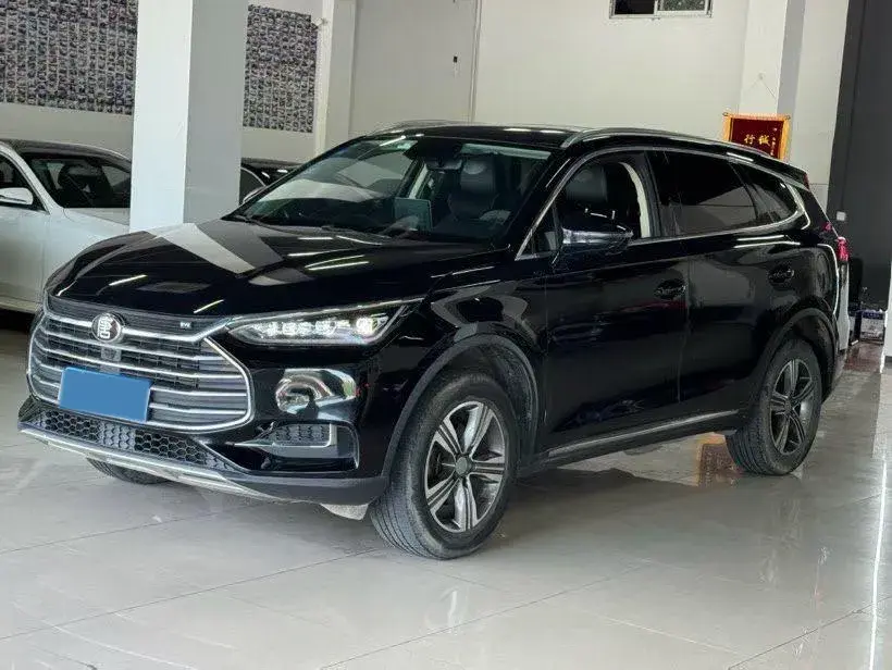 2019 BYD TANG view 1