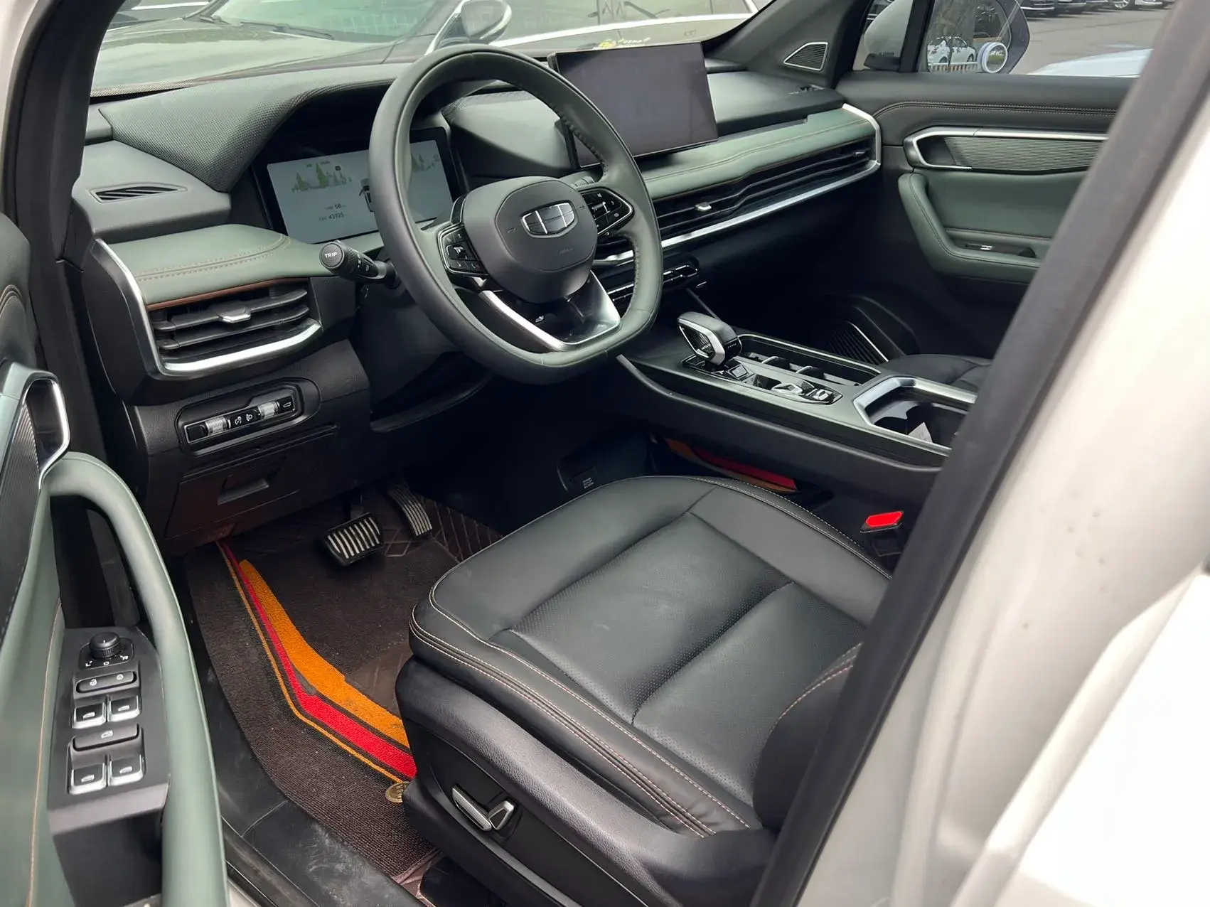 2023 GEELY STARRAY thumbnail 3