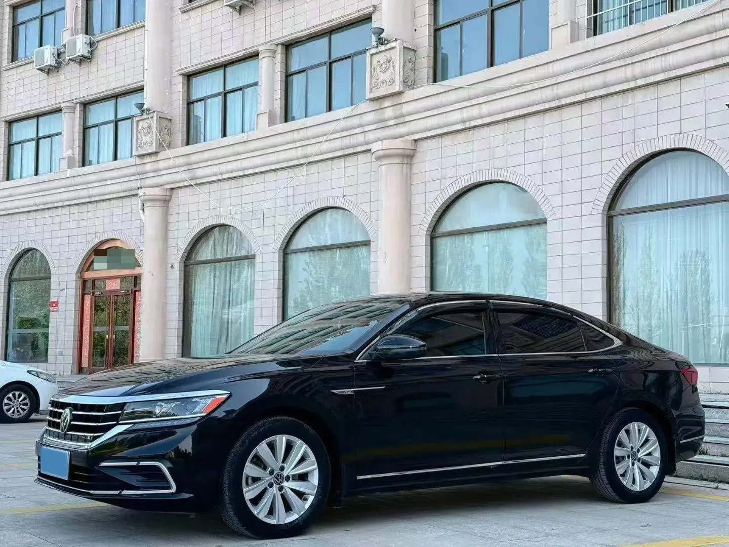 2020 VOLKSWAGEN PASSAT view 1