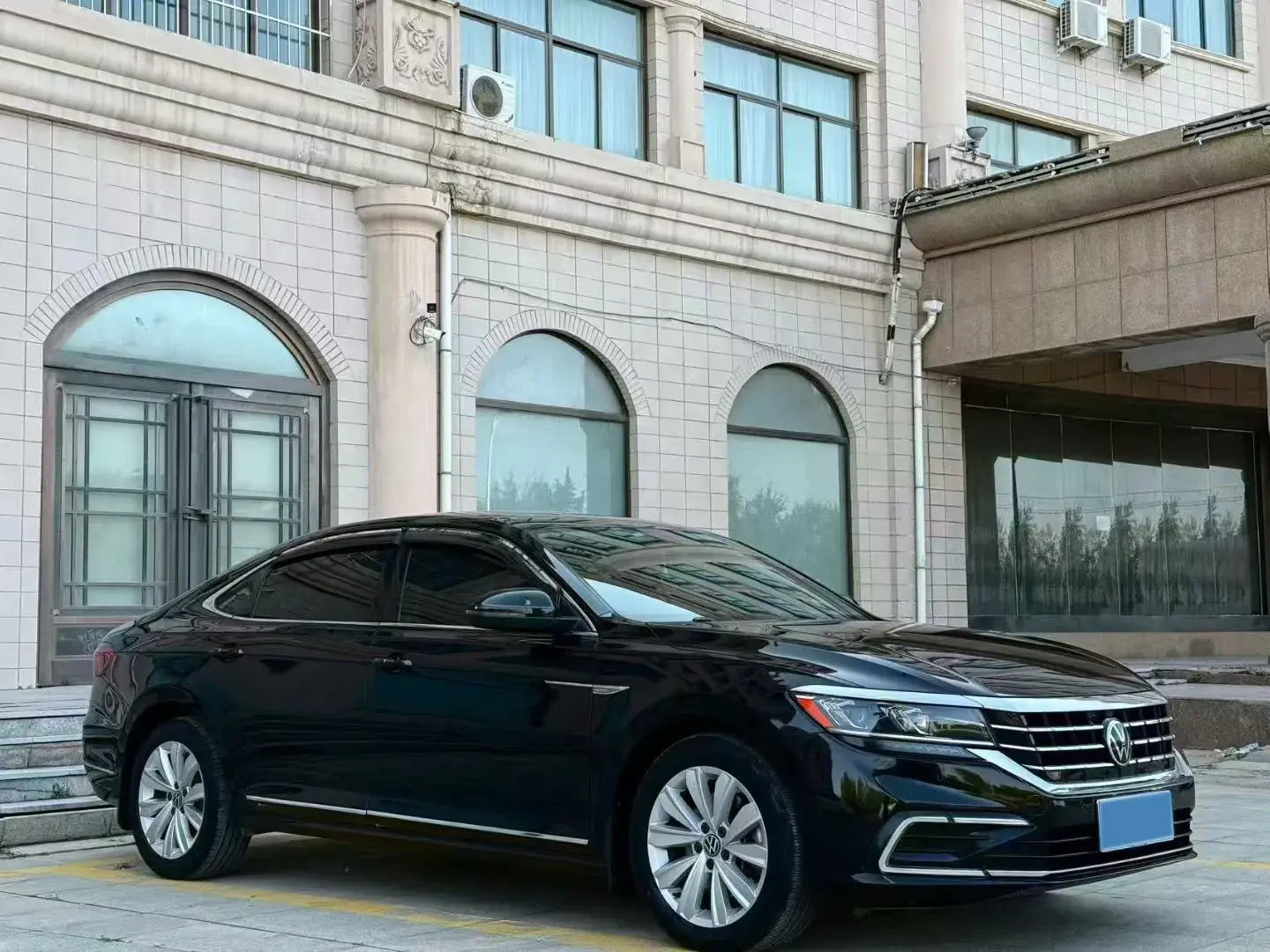 2020 VOLKSWAGEN PASSAT thumbnail 3