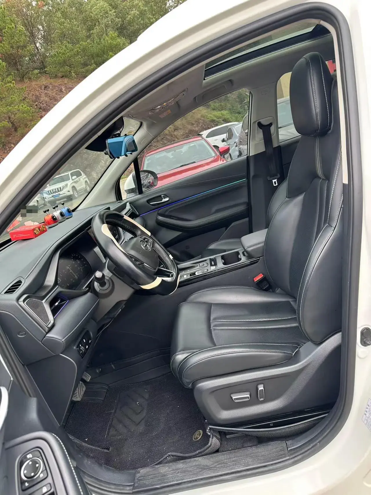 2021 GAC TRUMPCHI thumbnail 3