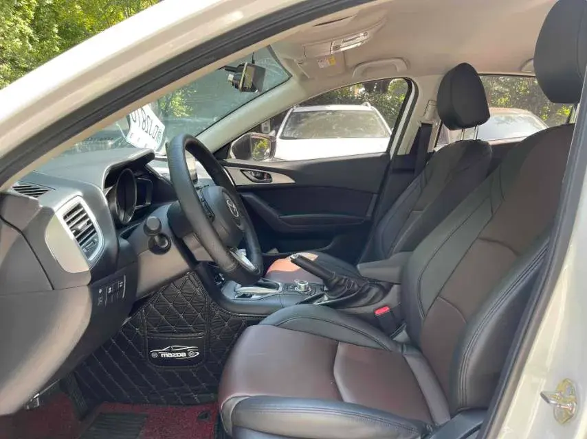 2019 MAZDA 3 thumbnail 4